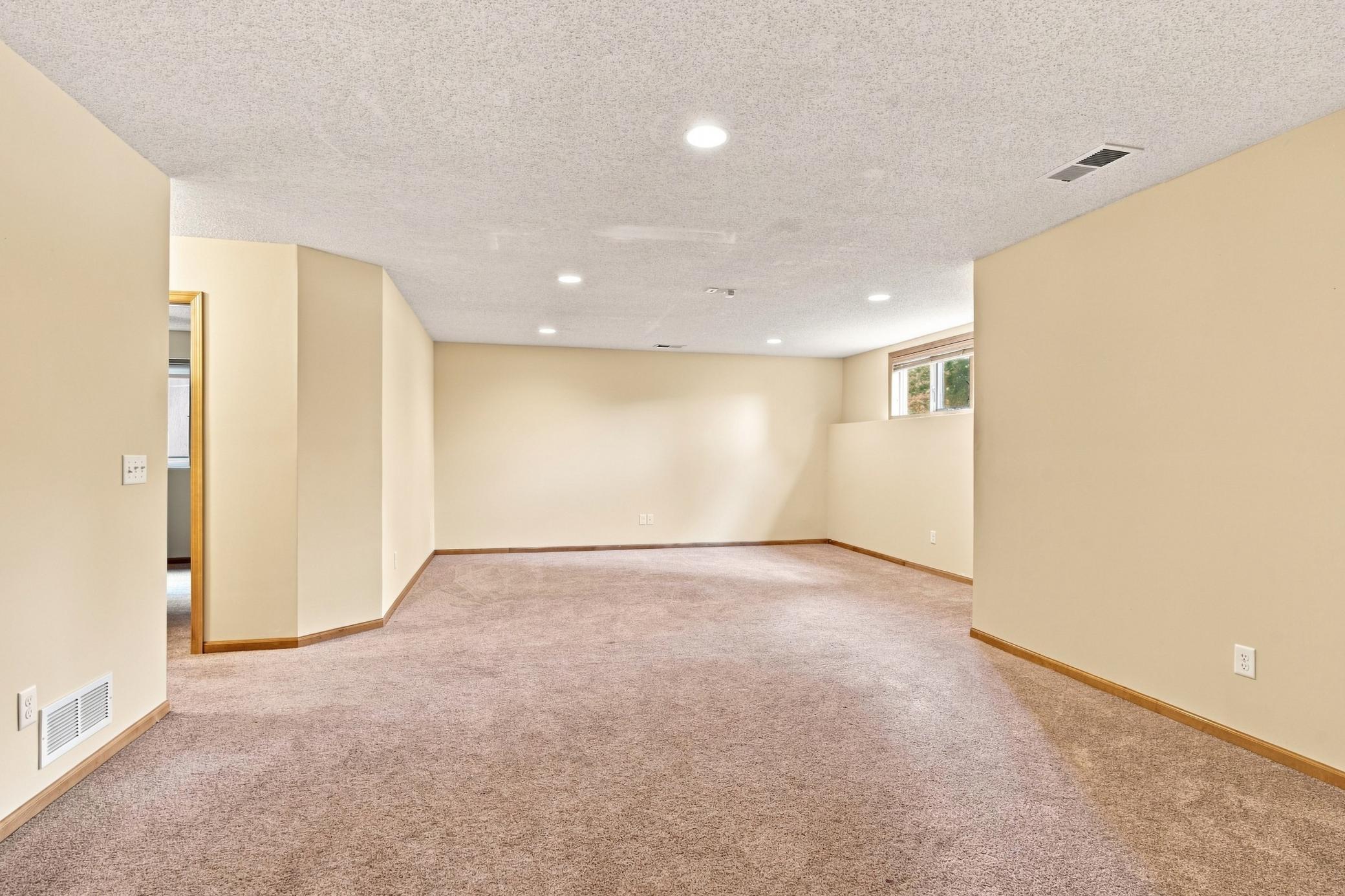 11649 Laketowne View Property Photo 28