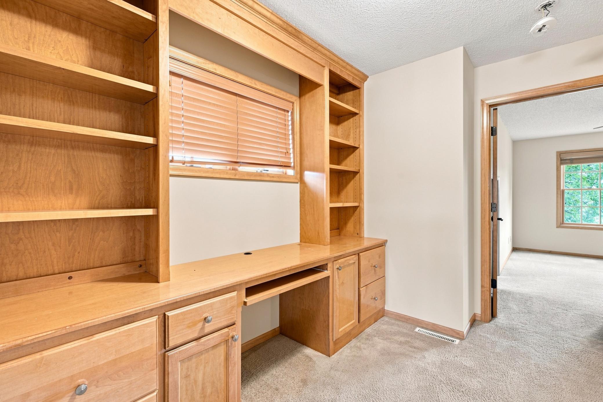 11649 Laketowne View Property Photo 33