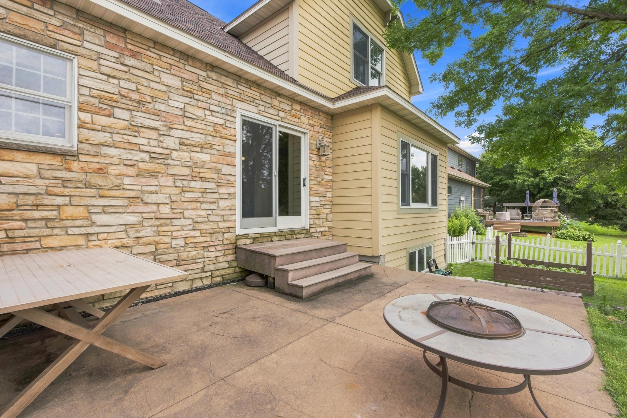 11649 Laketowne View Property Photo 38