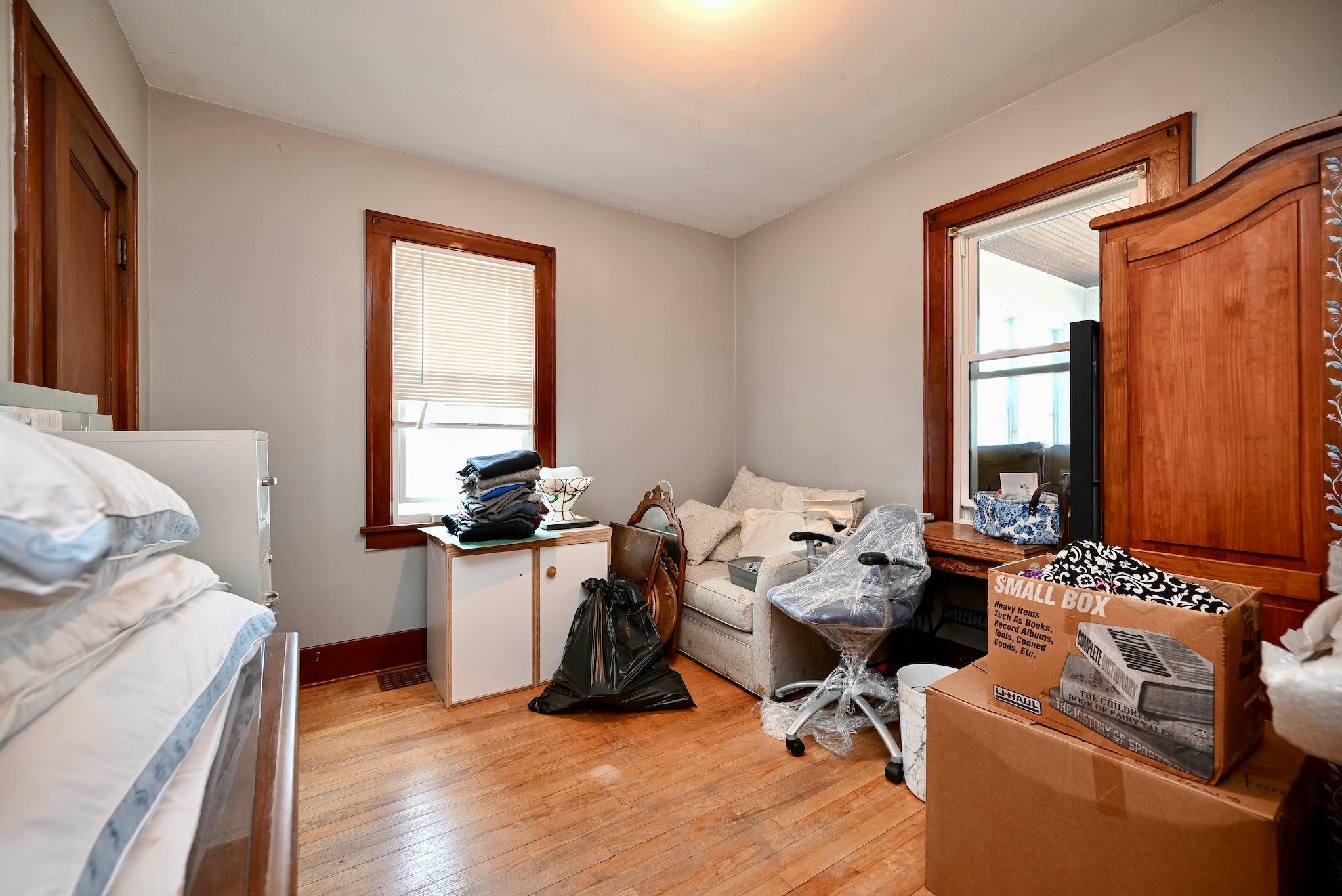 317 E Howard Street Property Photo 11
