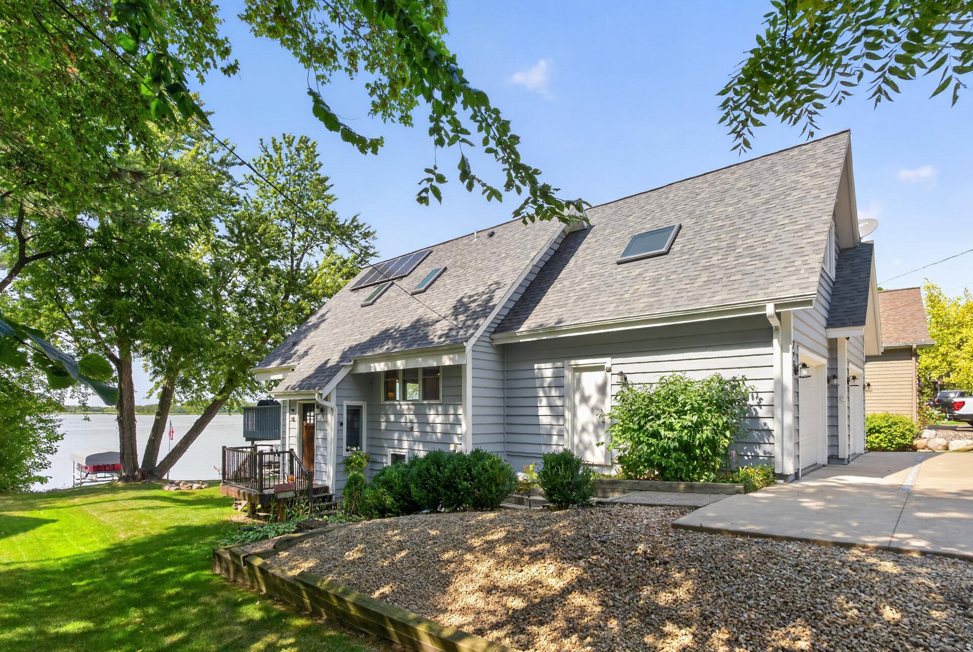2937 Lake Shore Avenue Property Photo 4