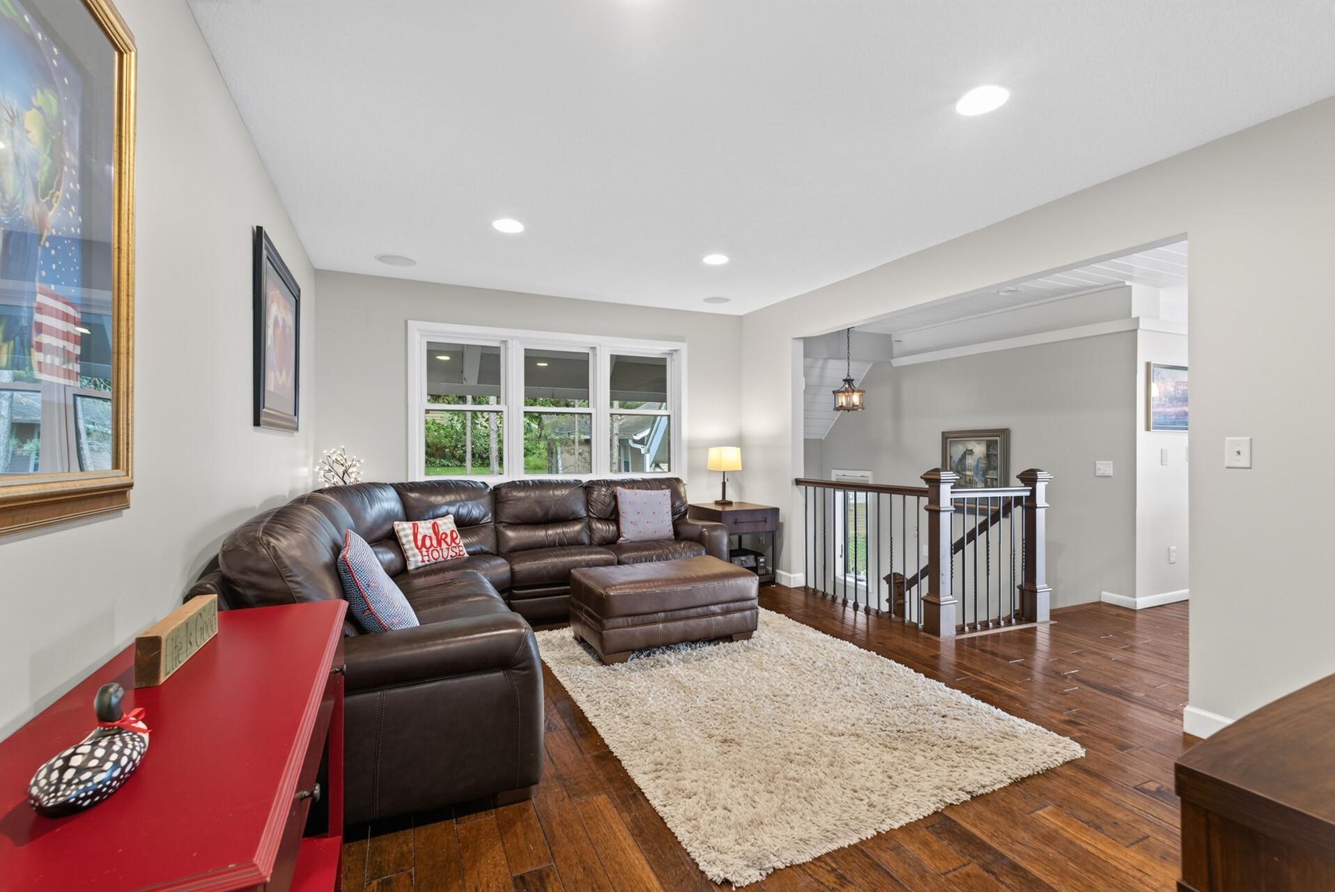 2937 Lake Shore Avenue Property Photo 10