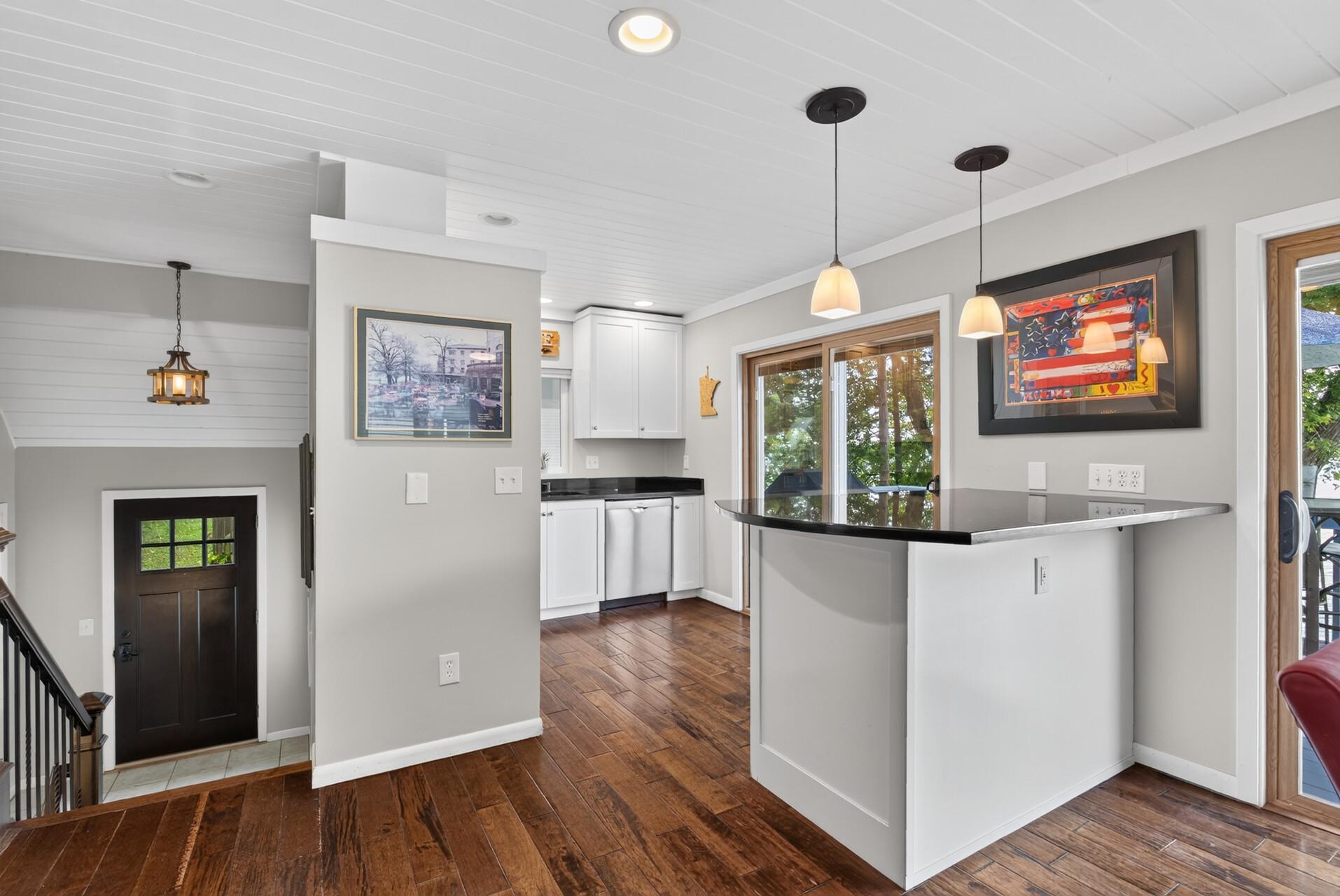 2937 Lake Shore Avenue Property Photo 19