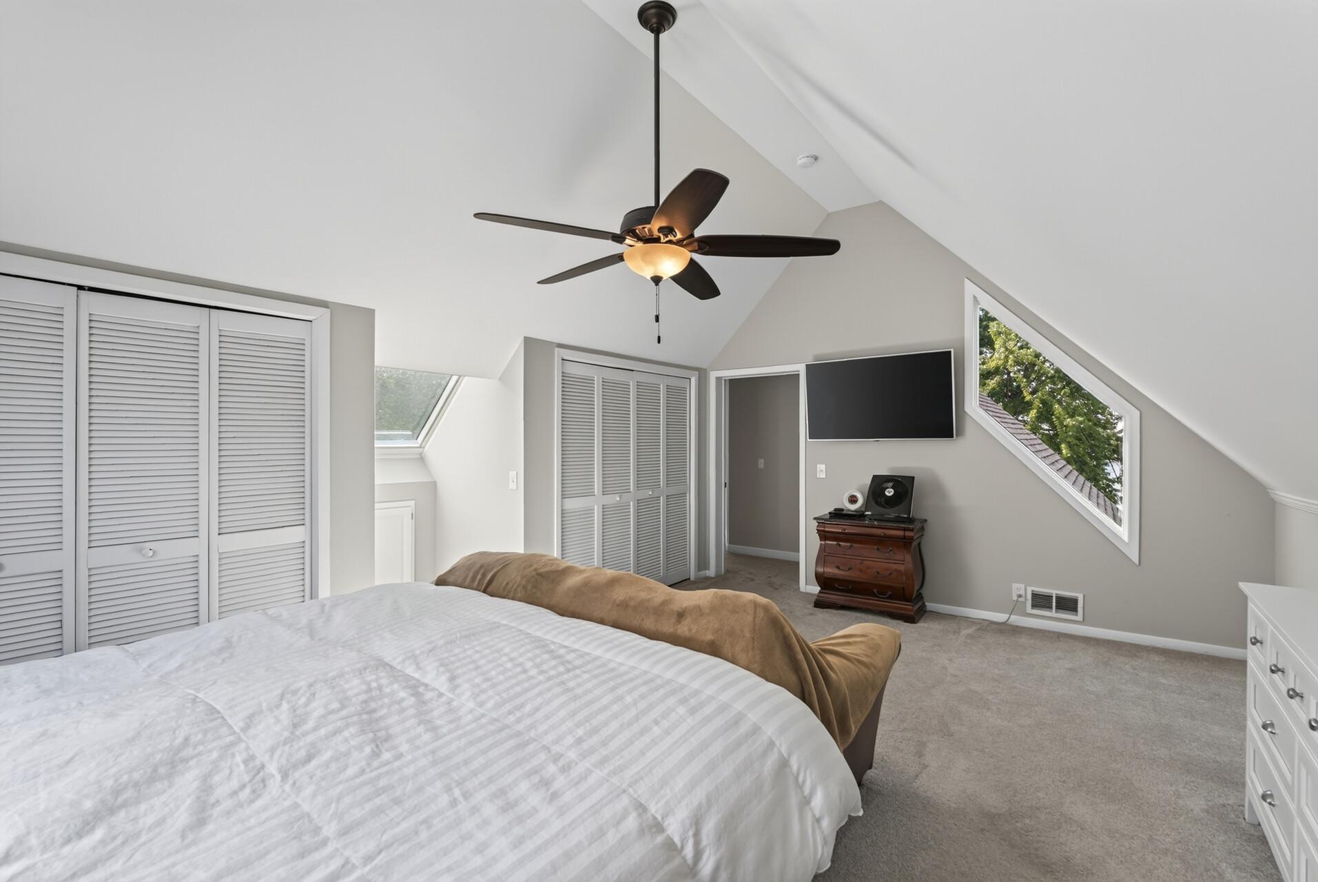 2937 Lake Shore Avenue Property Photo 35
