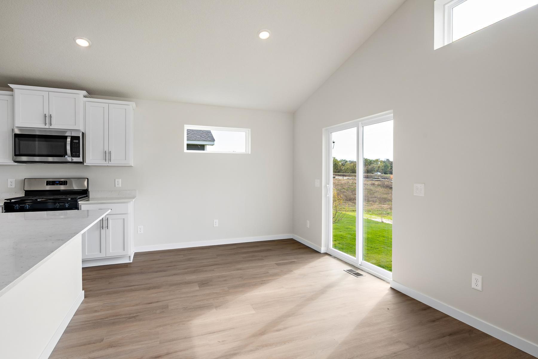 605 Redwood Loop N Property Photo 10