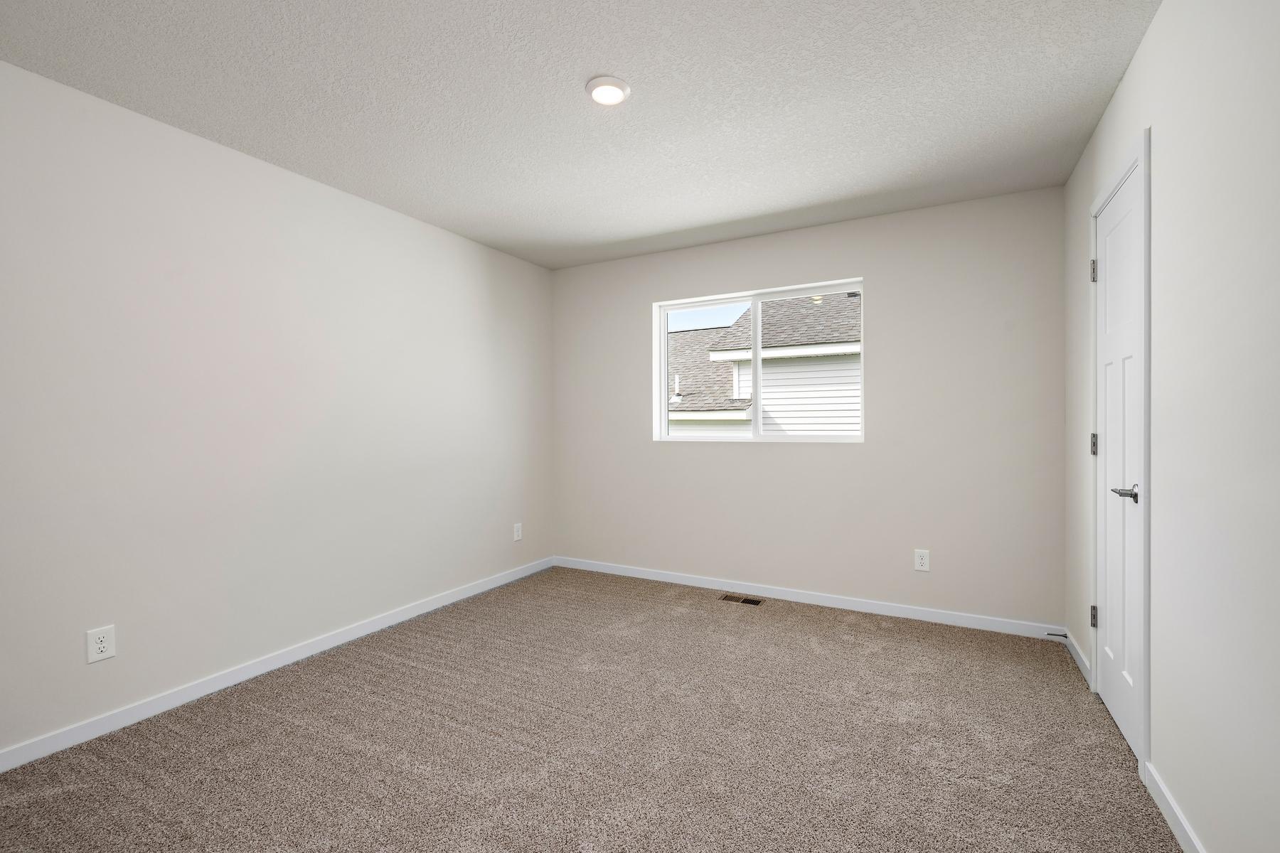 605 Redwood Loop N Property Photo 16