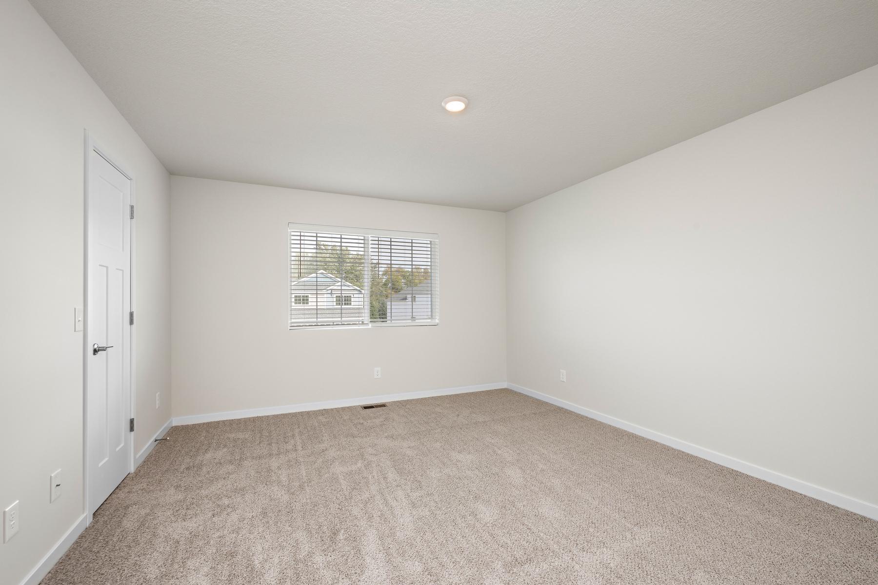 605 Redwood Loop N Property Photo 17