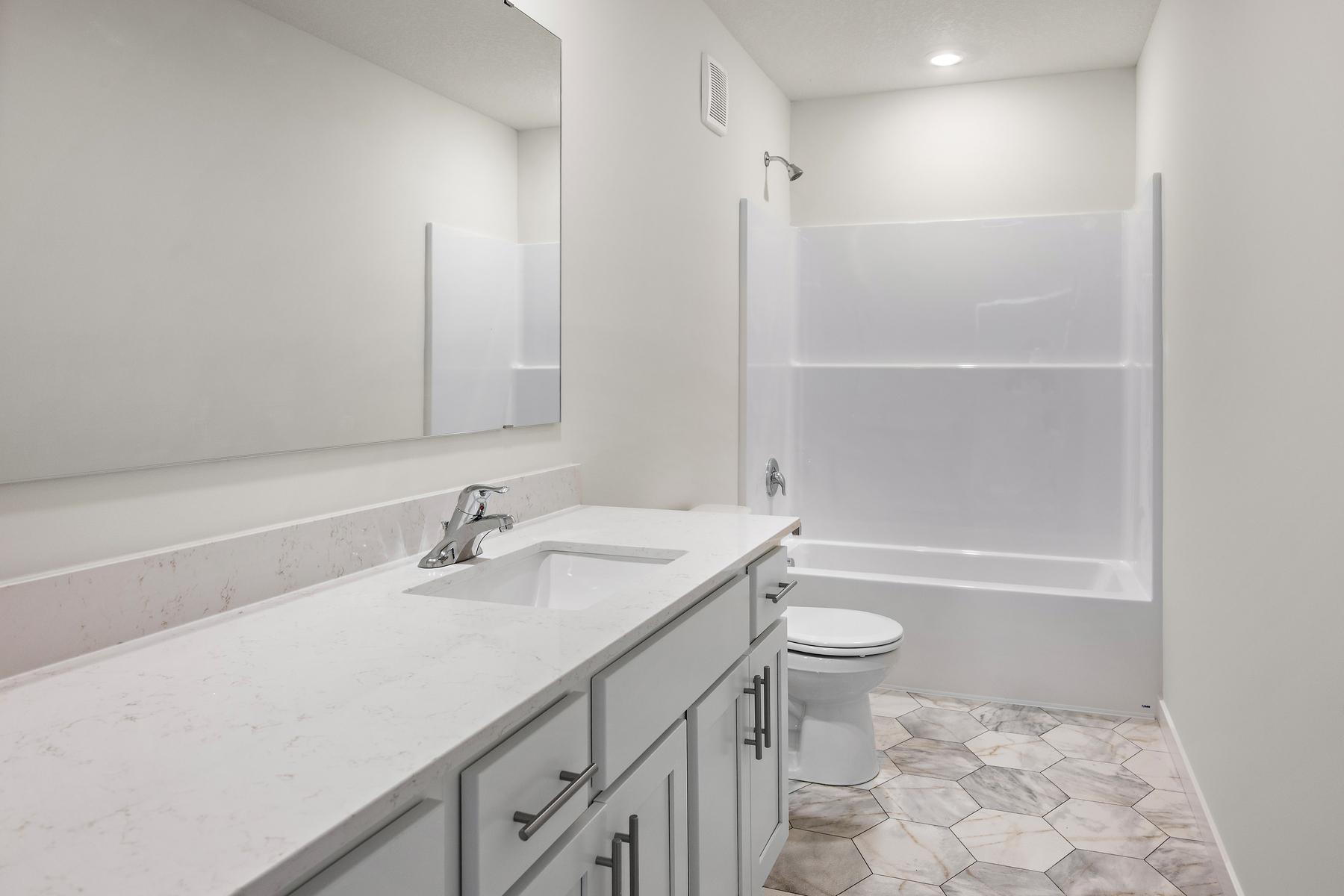 605 Redwood Loop N Property Photo 18