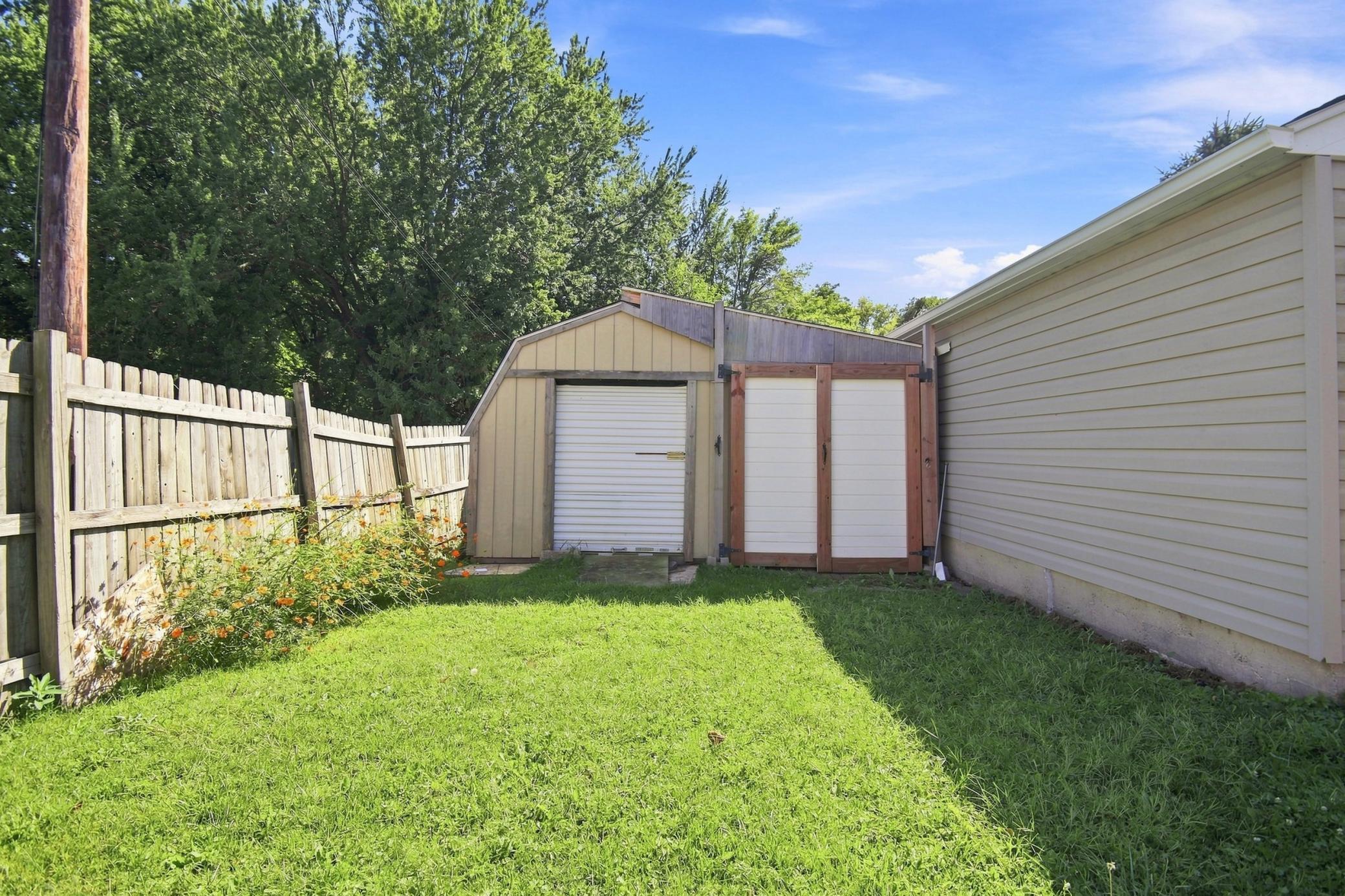 306 E 3rd Street Property Photo 35
