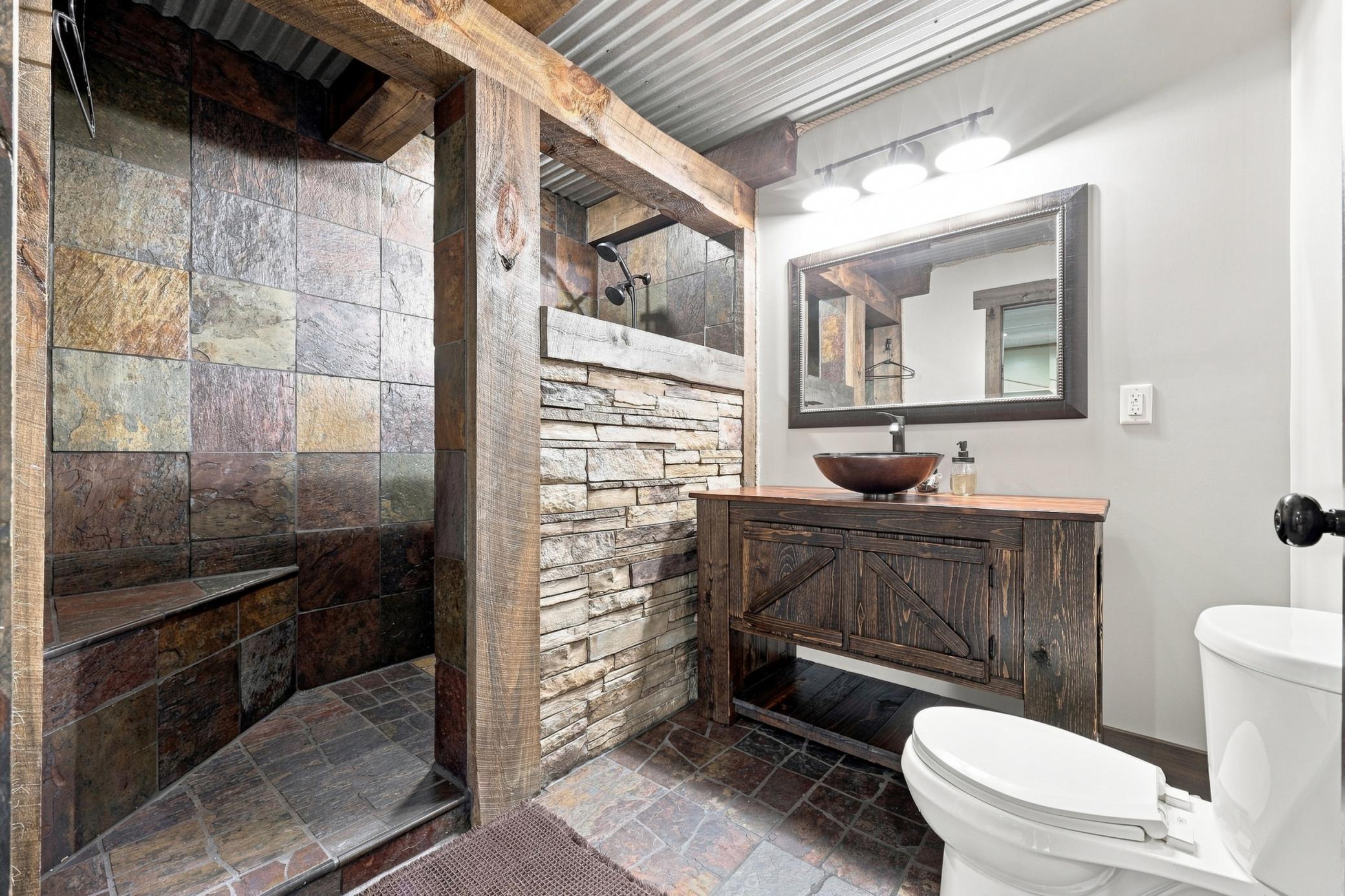 11208 State Highway 87 Property Photo 23
