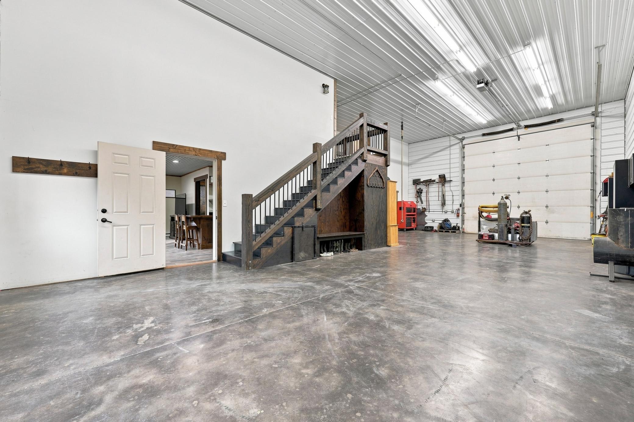 11208 State Highway 87 Property Photo 37