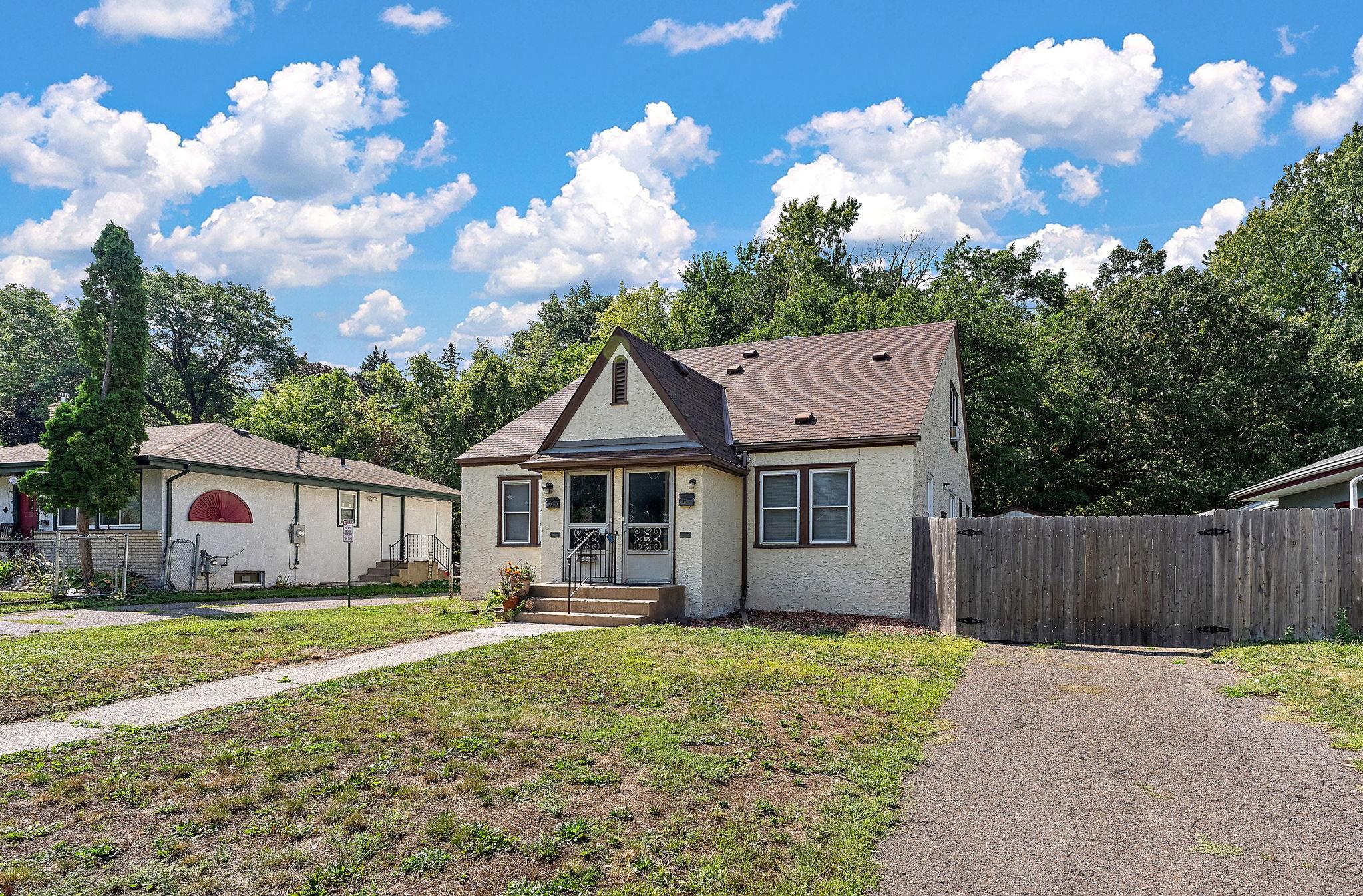 829 Brown Avenue Property Photo 3