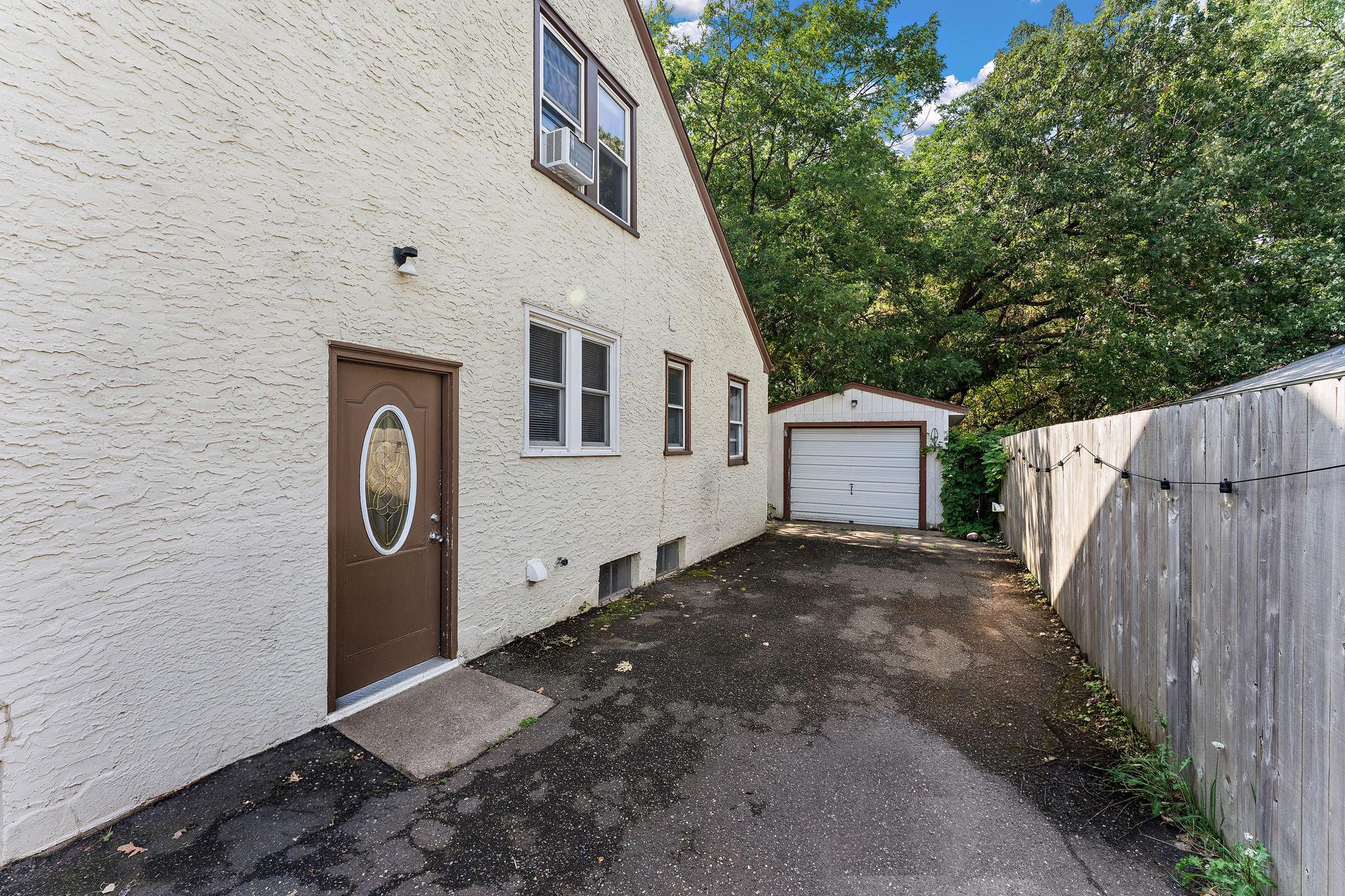 829 Brown Avenue Property Photo 16