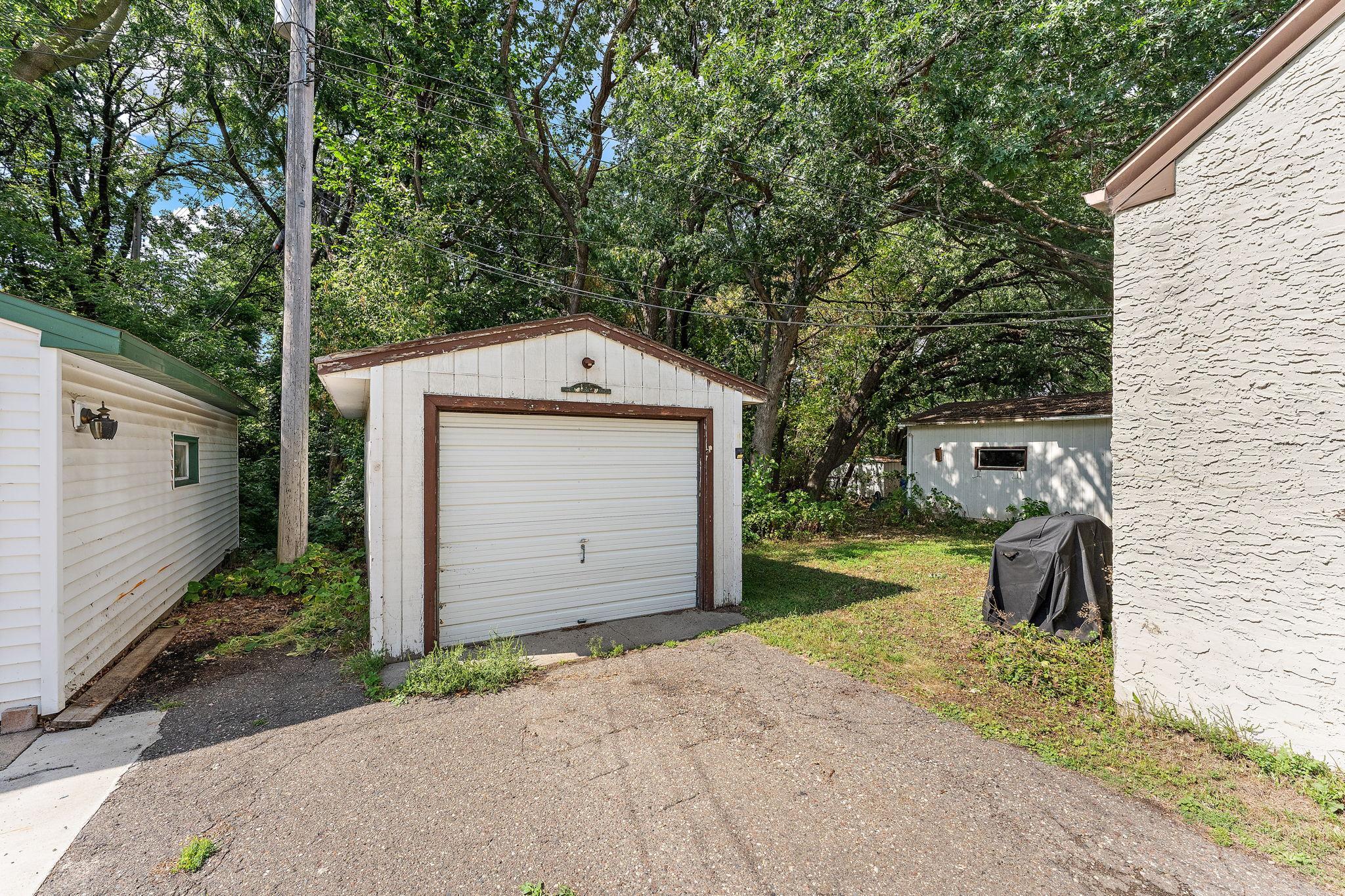 829 Brown Avenue Property Photo 18