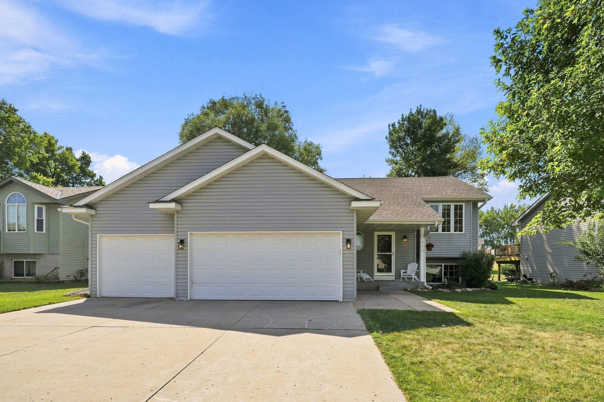 712 Sunset Street Property Photo
