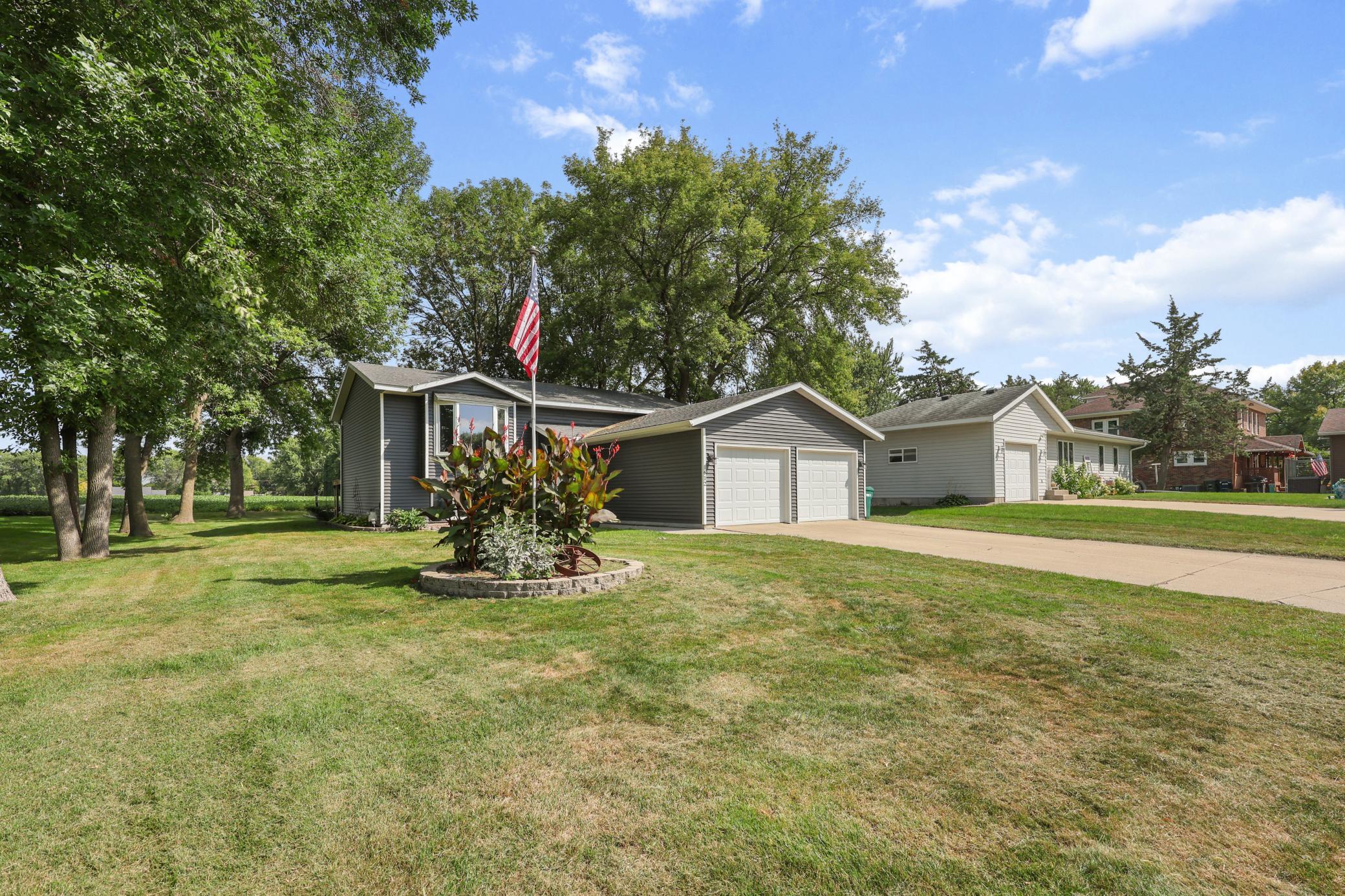 1612 Birch Avenue N Property Photo 2