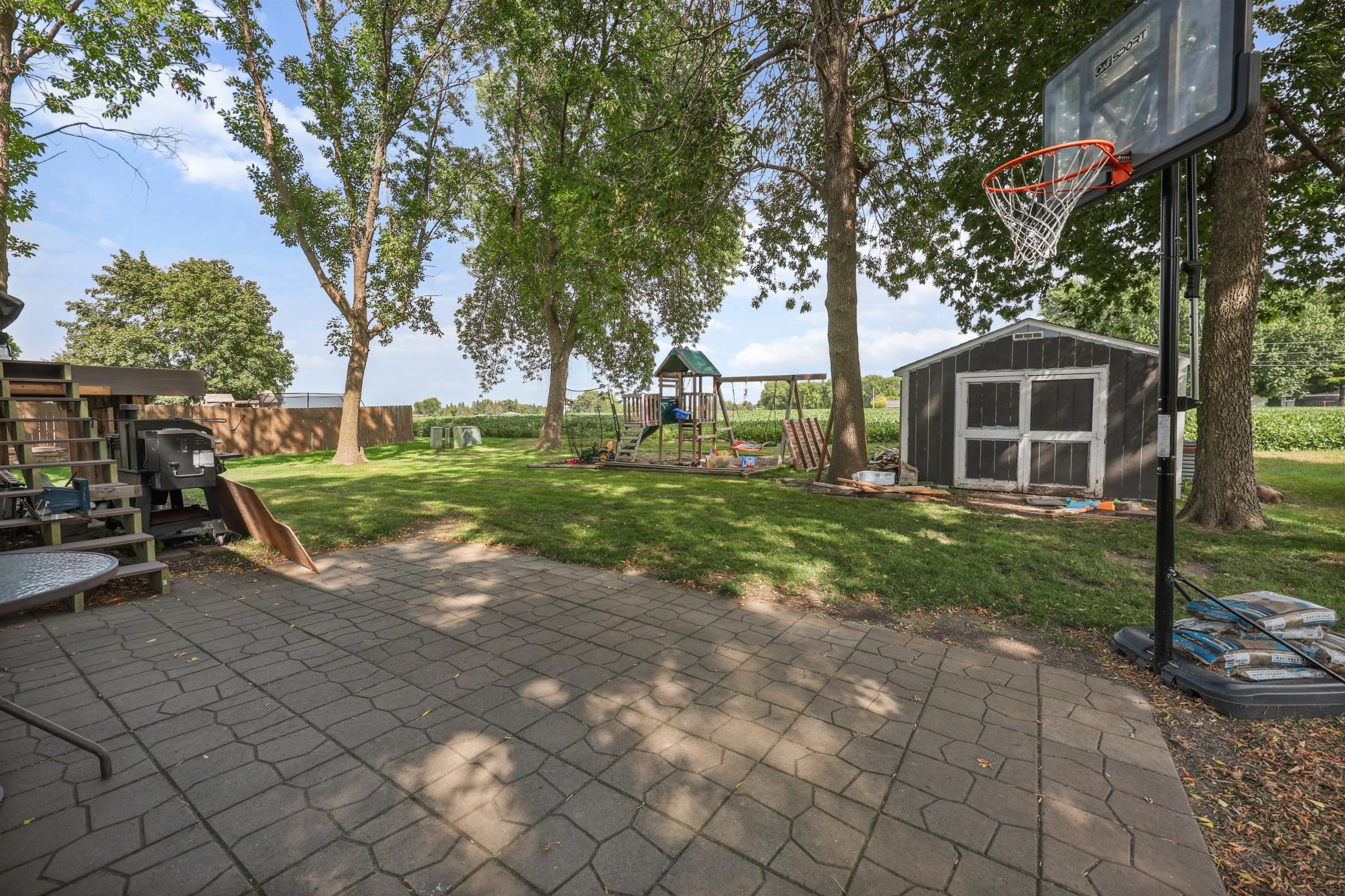 1612 Birch Avenue N Property Photo 3