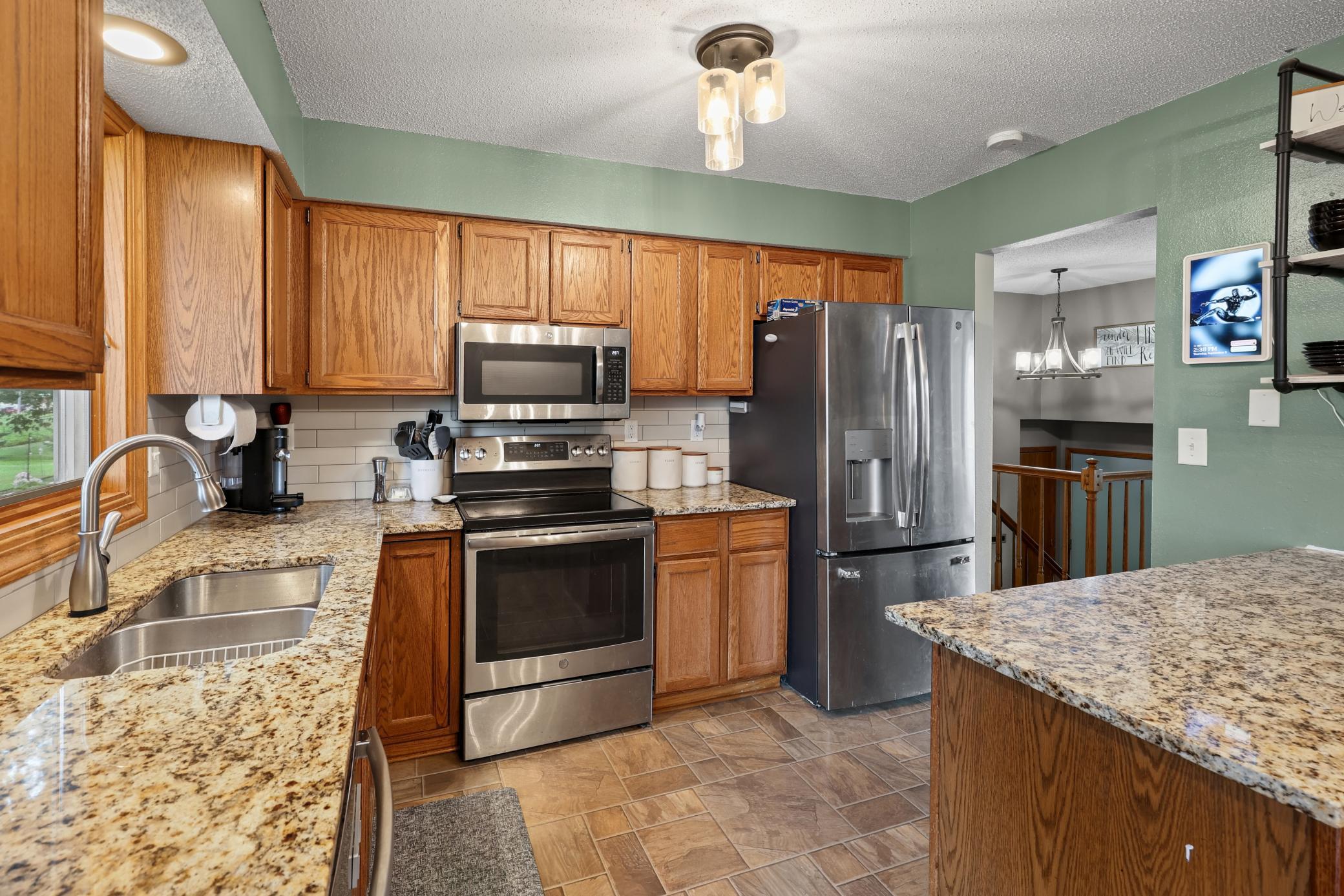 1612 Birch Avenue N Property Photo 6