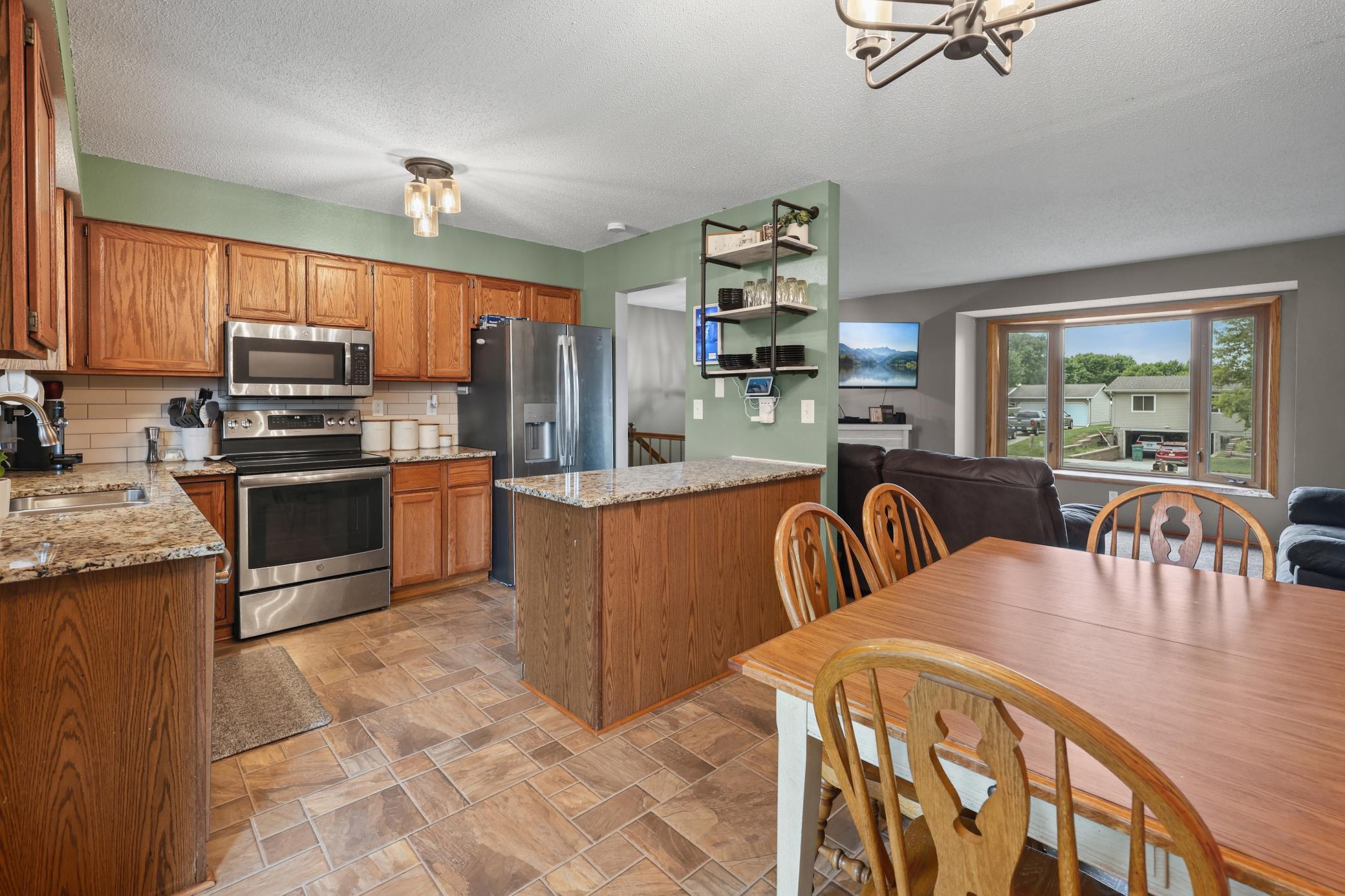 1612 Birch Avenue N Property Photo 11