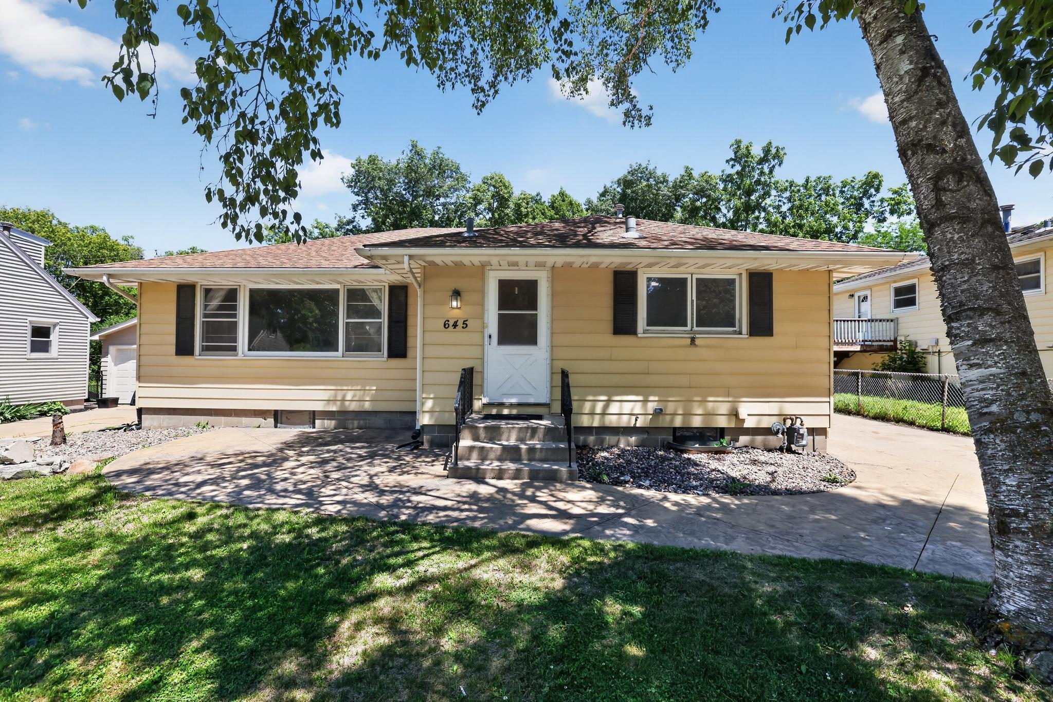 645 23rd Street Ne Property Photo 1