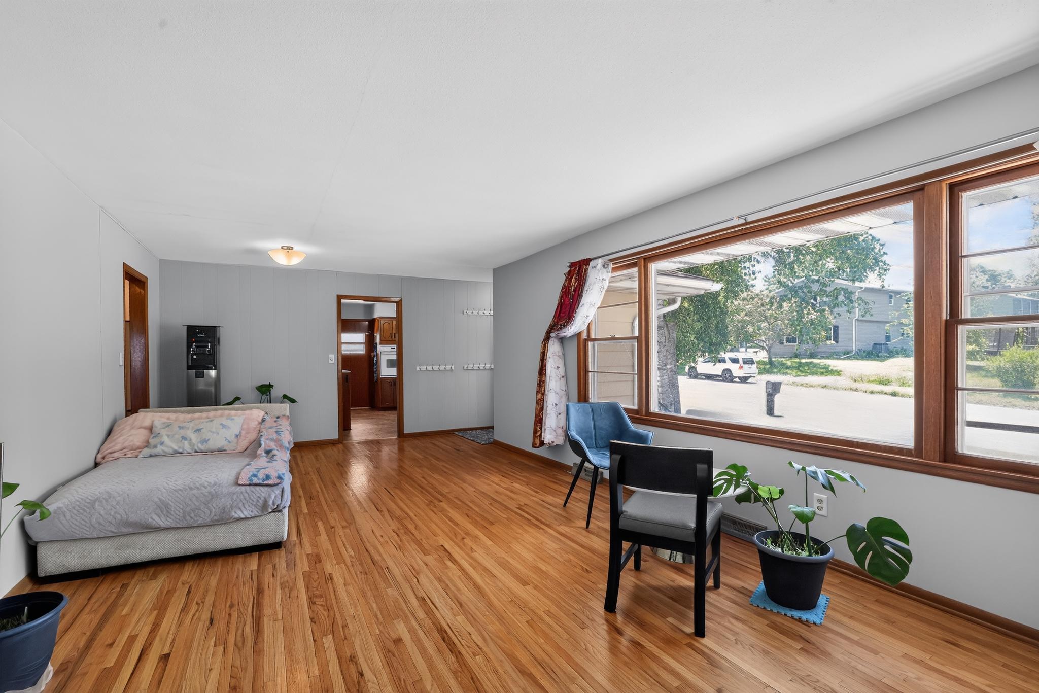 645 23rd Street Ne Property Photo 5
