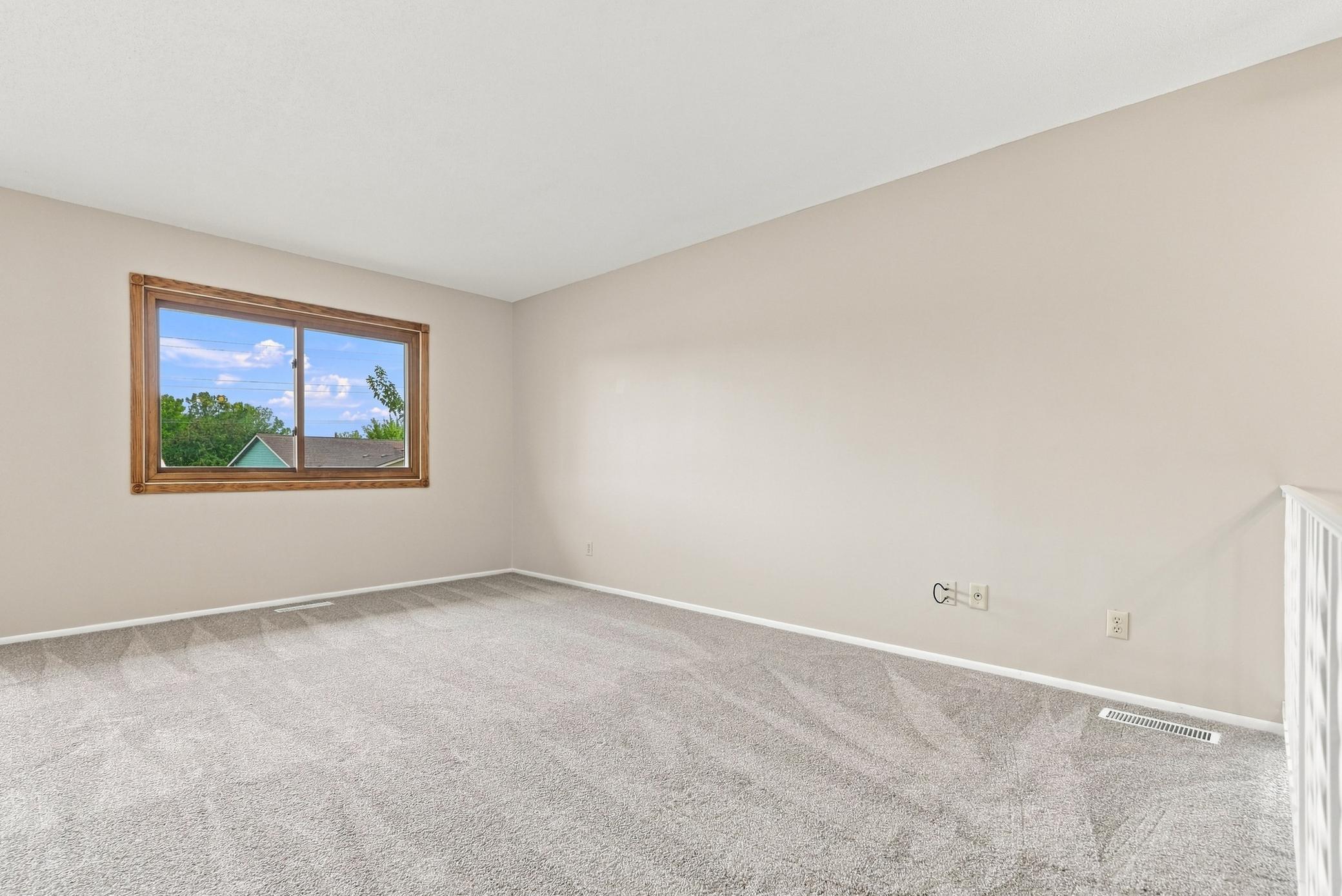 1716 Woodgate Lane Property Photo 12