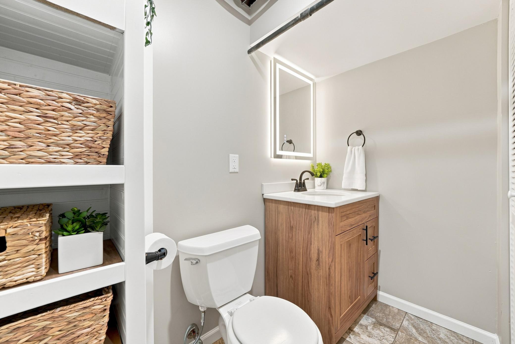 1716 Woodgate Lane Property Photo 46
