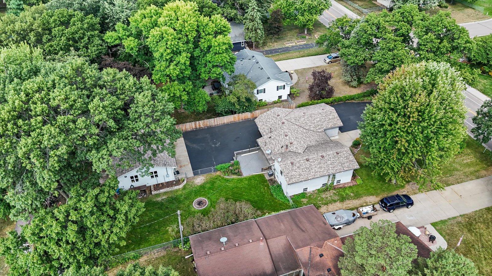 8378 Groveland Road Property Photo 1