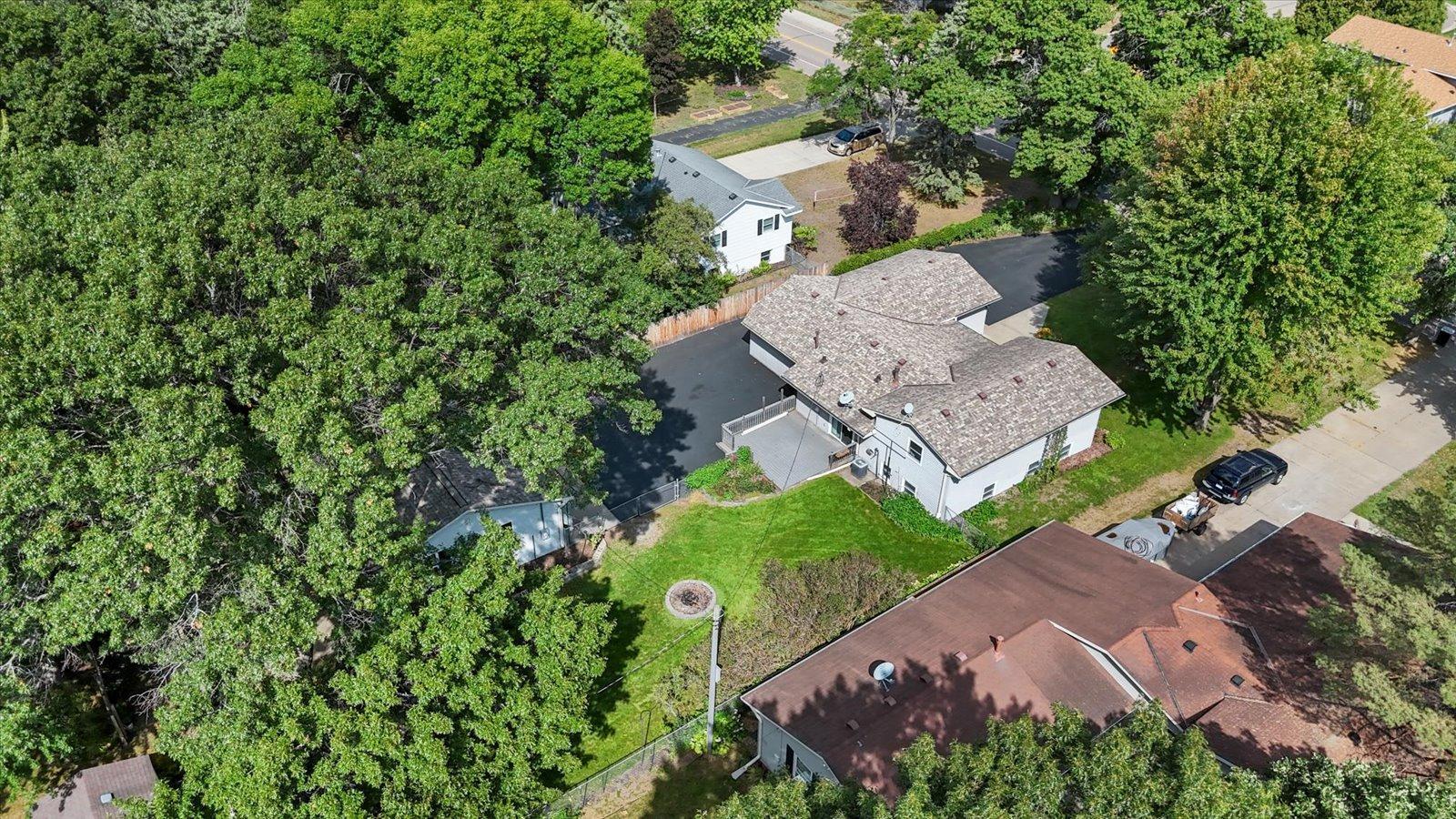 8378 Groveland Road Property Photo 1