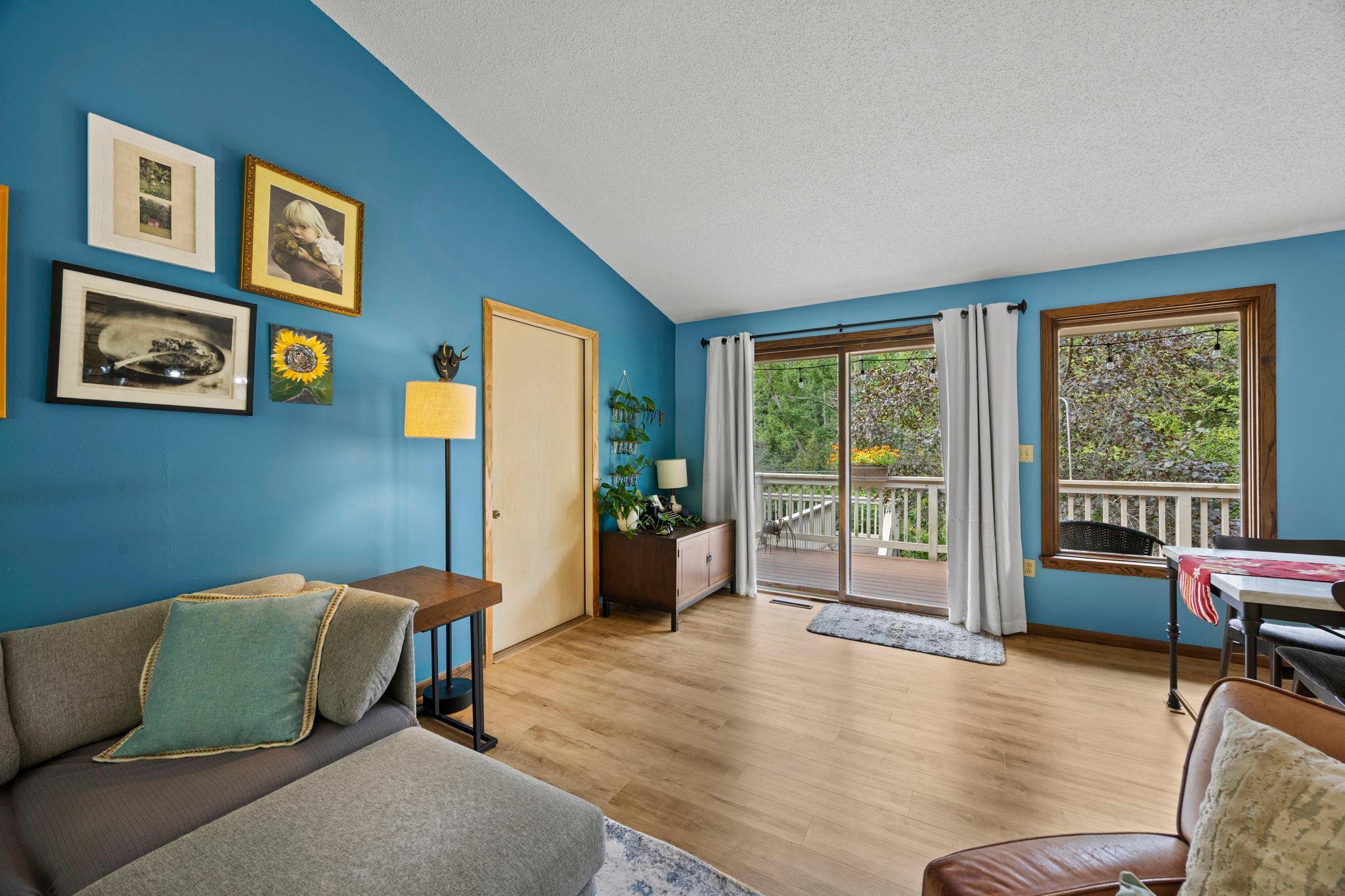 475 Riverside Street Property Photo 8
