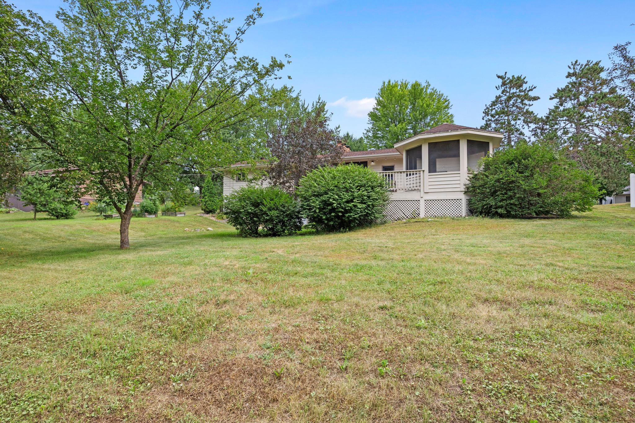 475 Riverside Street Property Photo 44