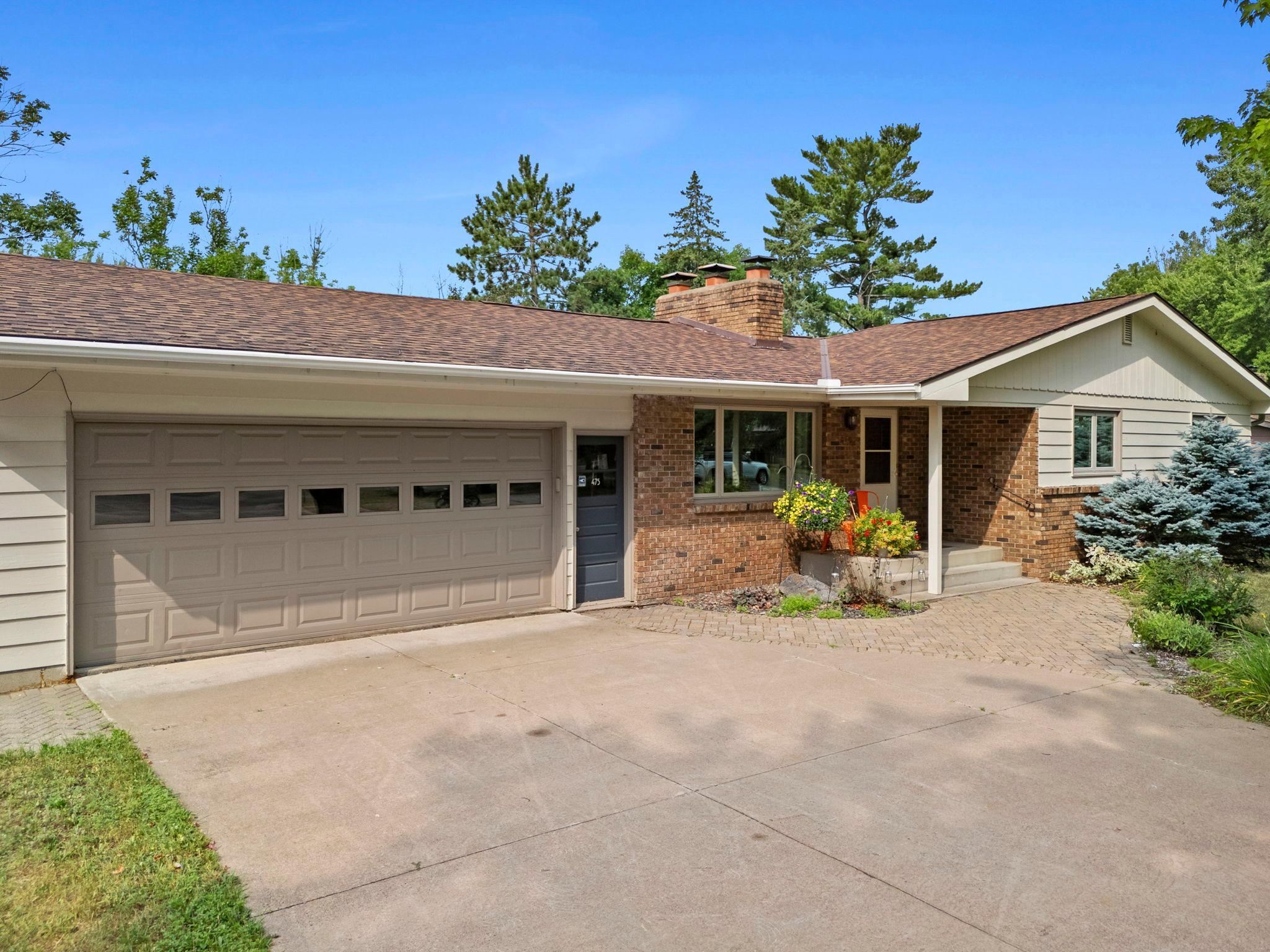 475 Riverside Street Property Photo 45