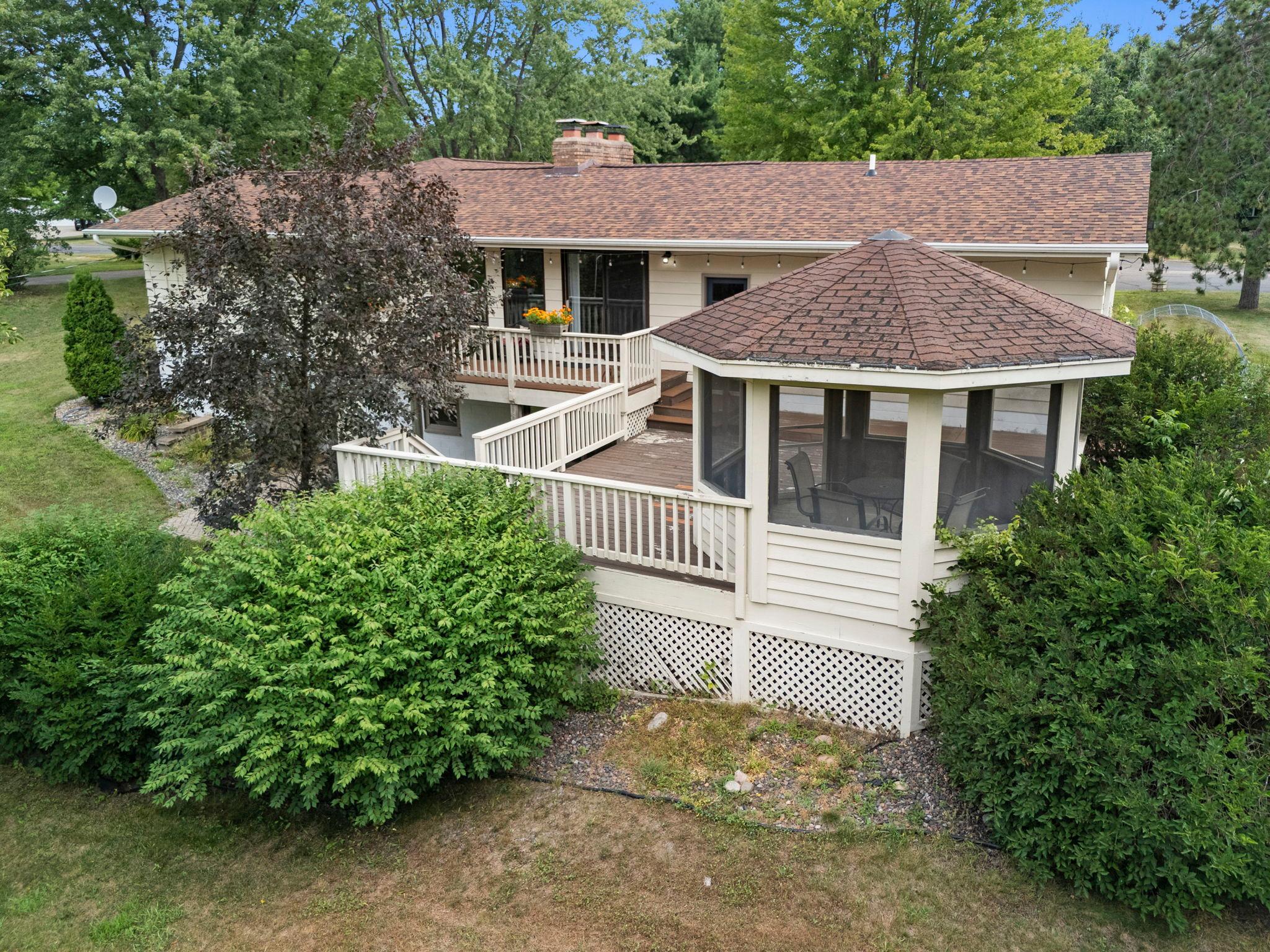 475 Riverside Street Property Photo 49