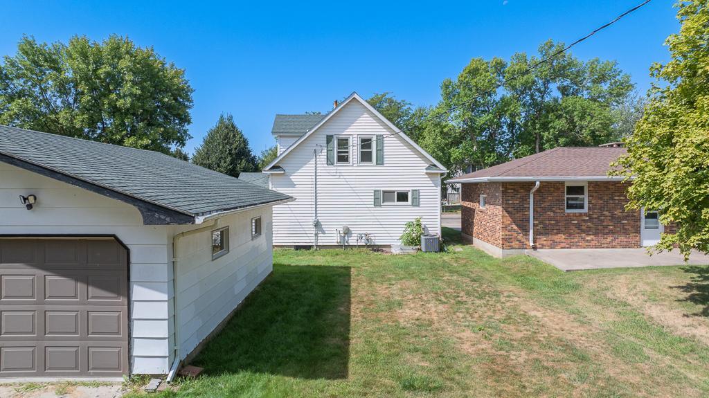 303 S Brook Street Property Photo 11