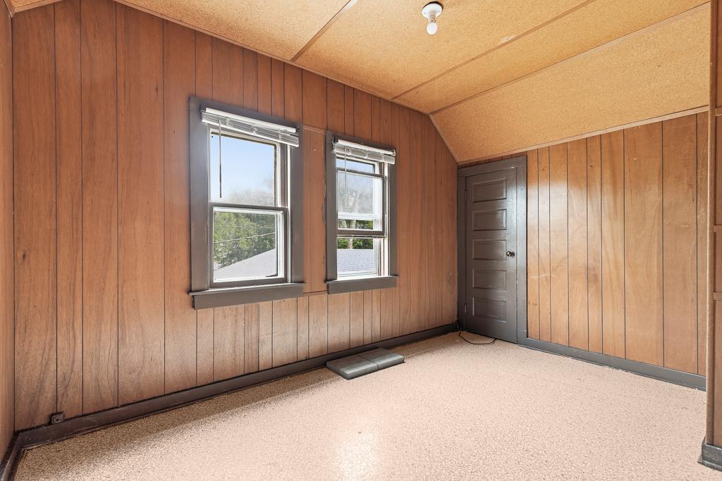 303 S Brook Street Property Photo 29