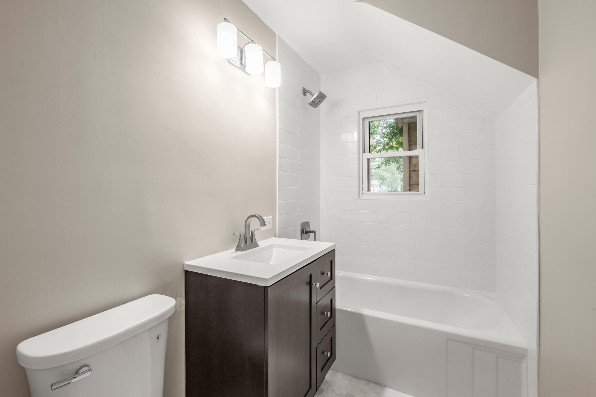756 Mcknight Road N Property Photo 12