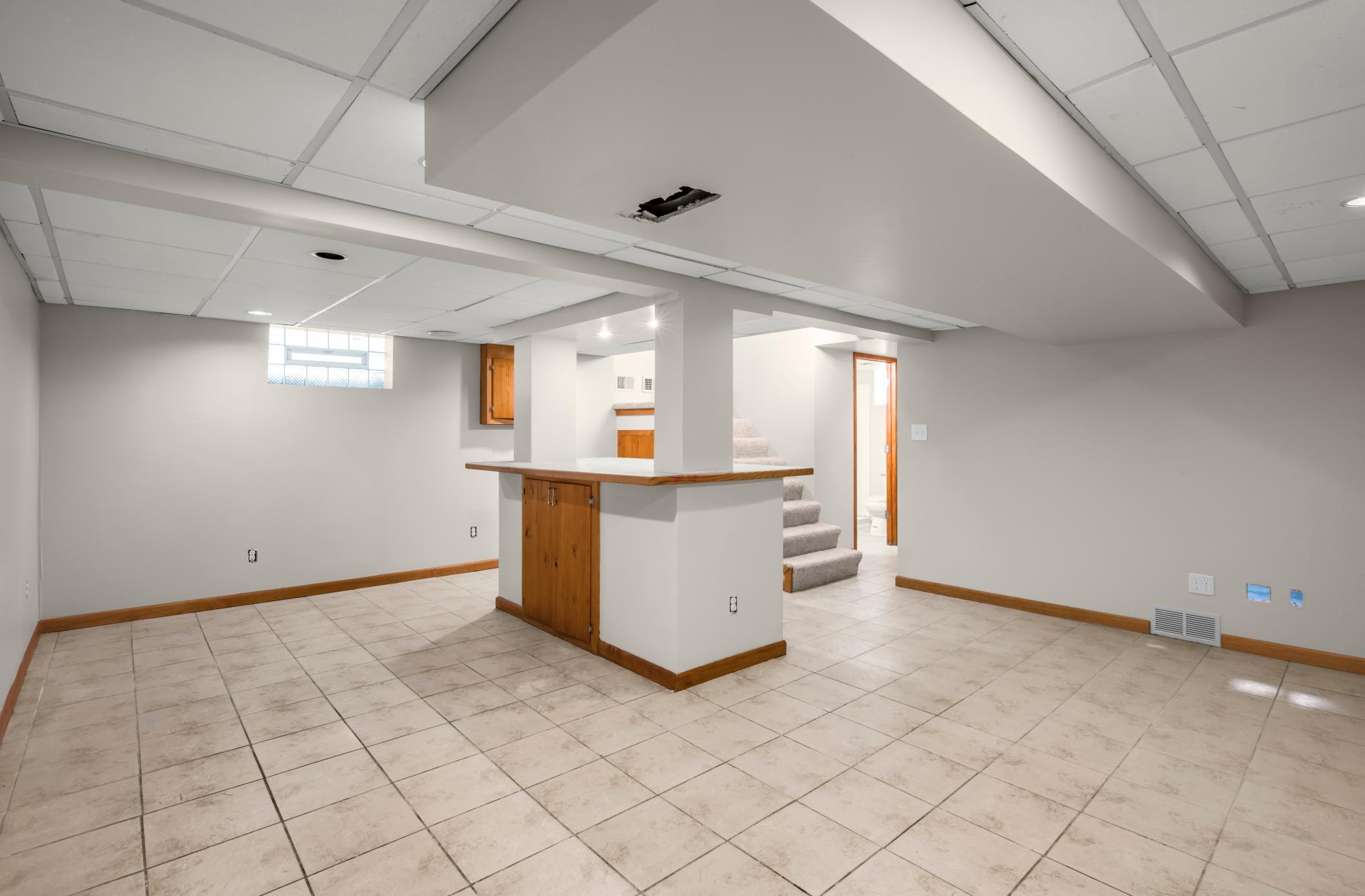 756 Mcknight Road N Property Photo 17
