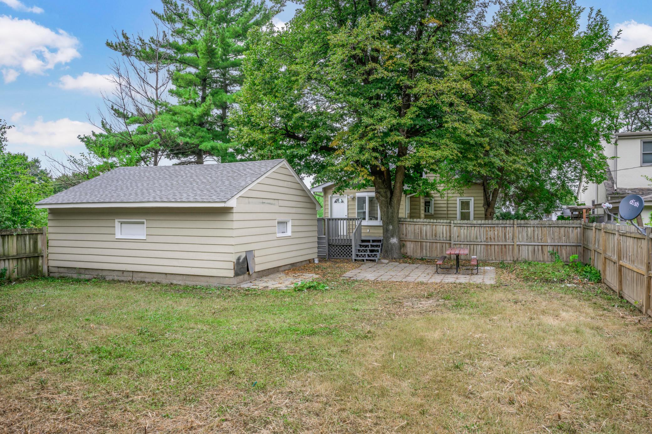 756 Mcknight Road N Property Photo 24