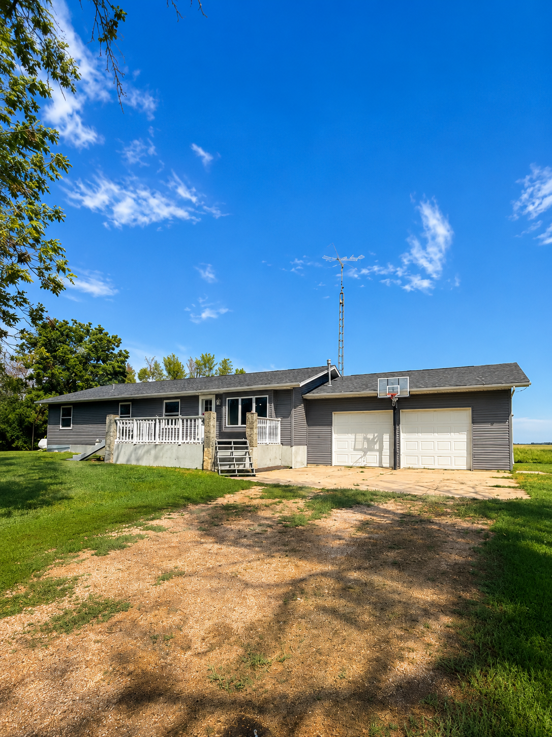772 140th Avenue Property Photo 1