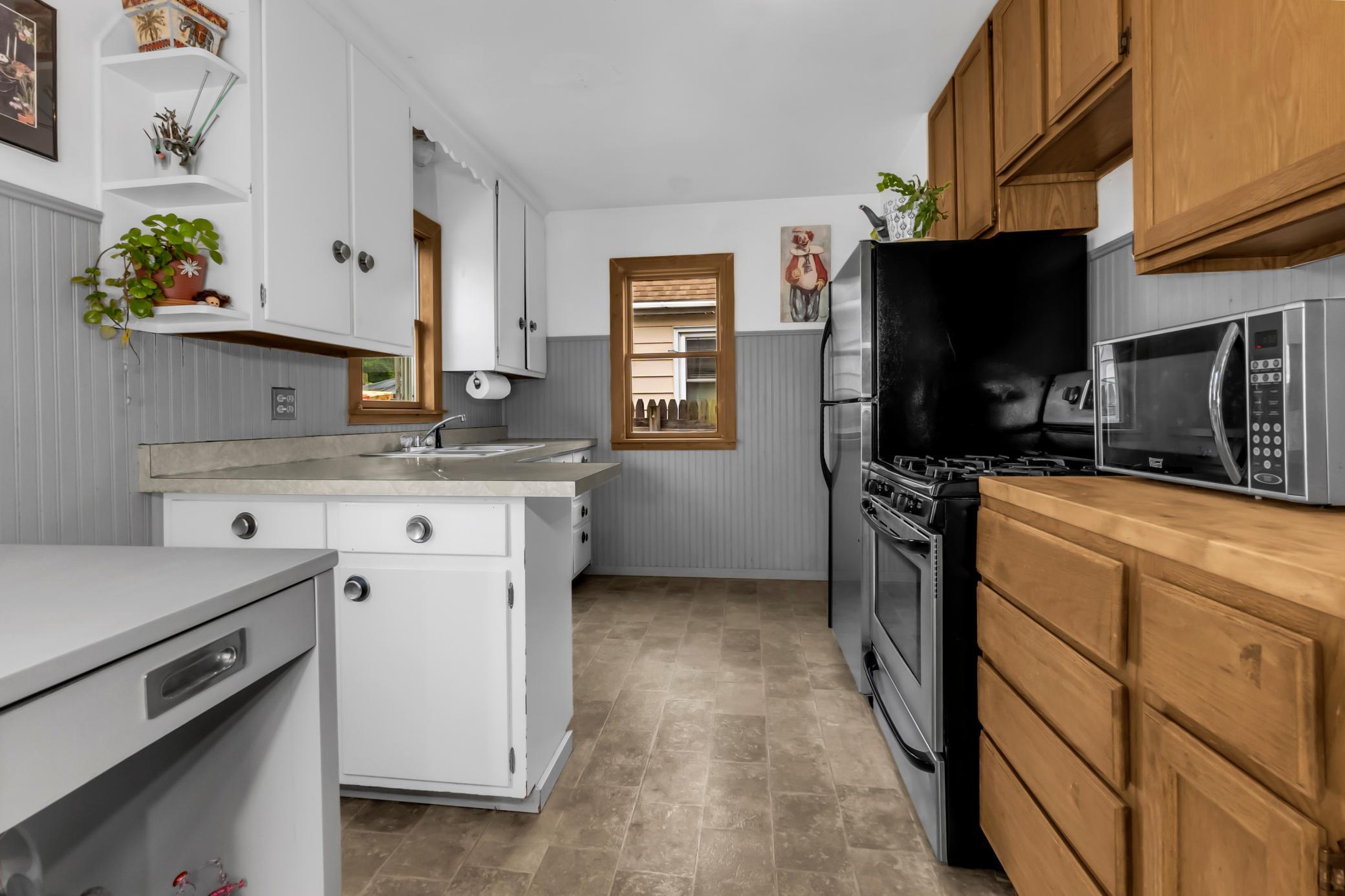1229 7th Street E Property Photo 7