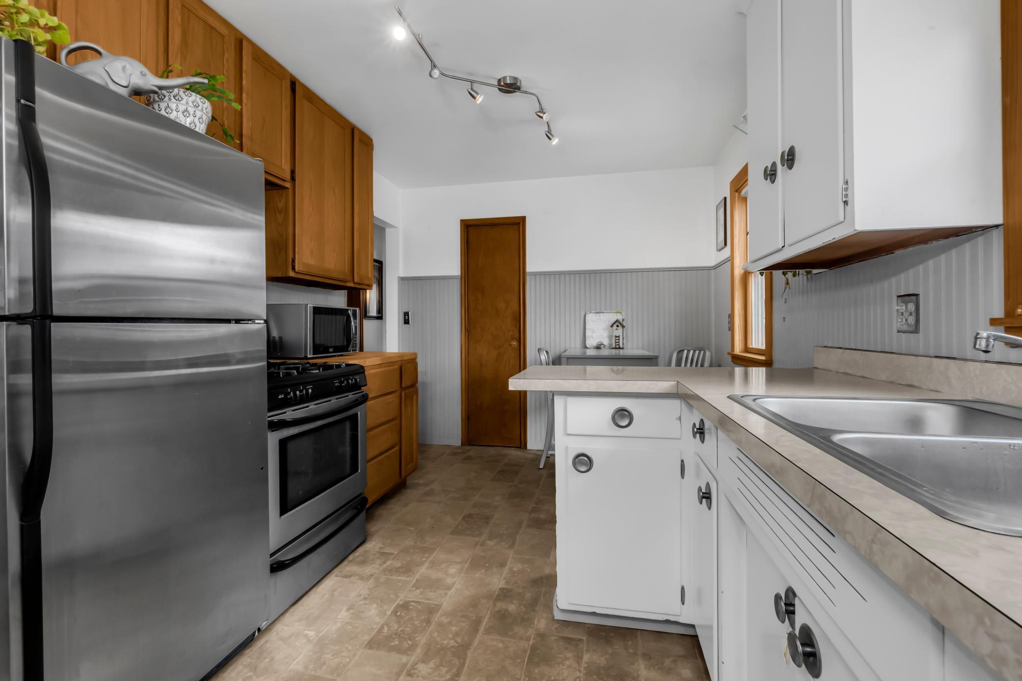 1229 7th Street E Property Photo 9