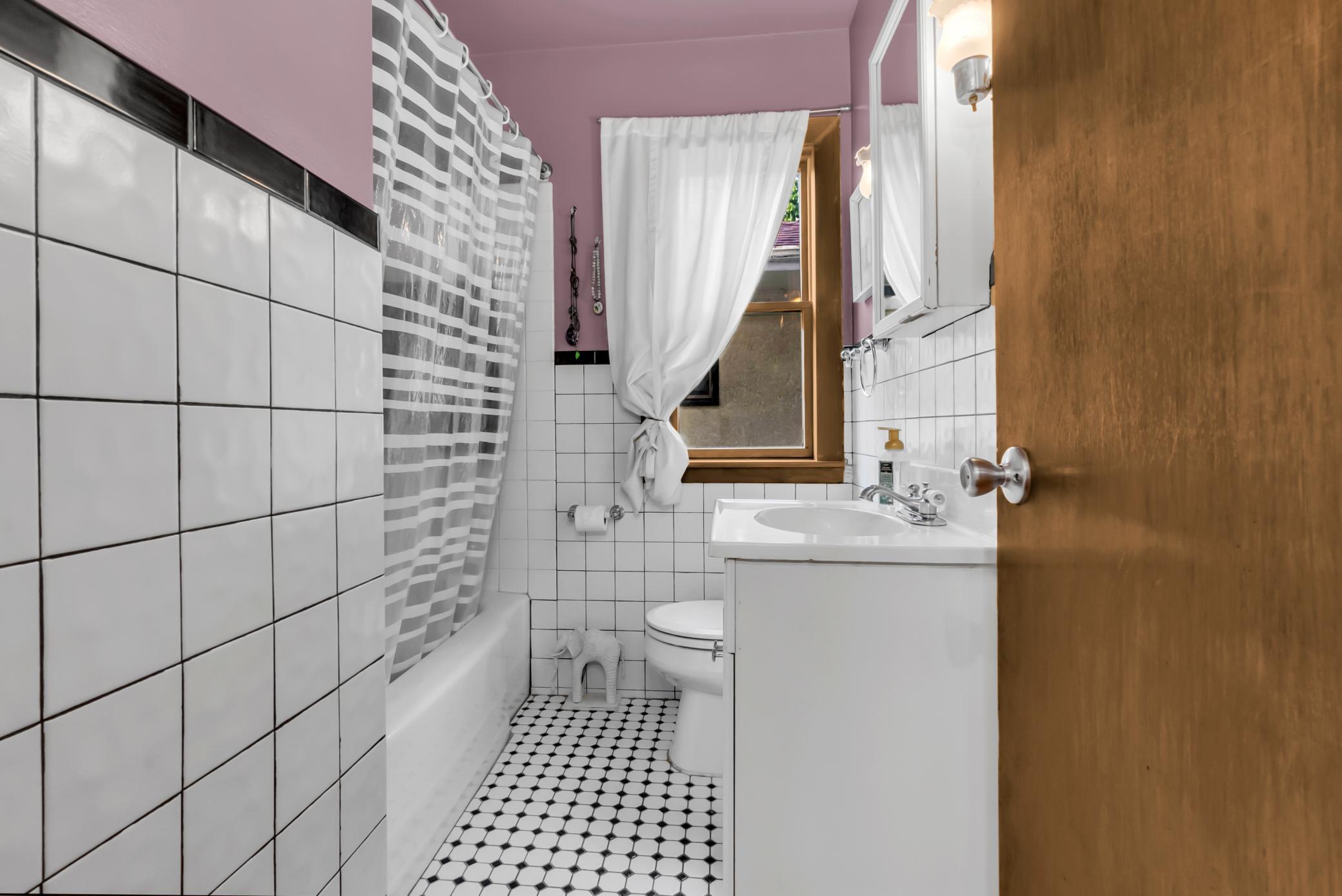 1229 7th Street E Property Photo 14