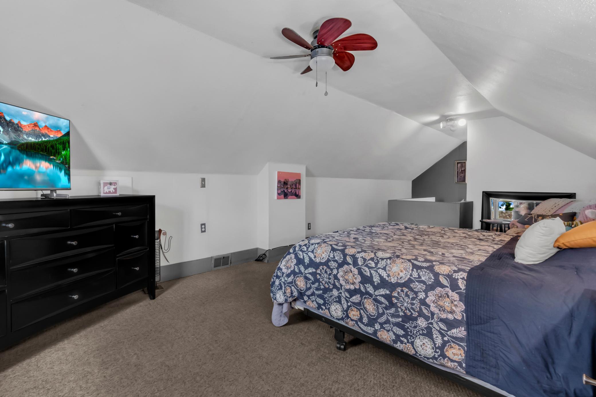 1229 7th Street E Property Photo 16