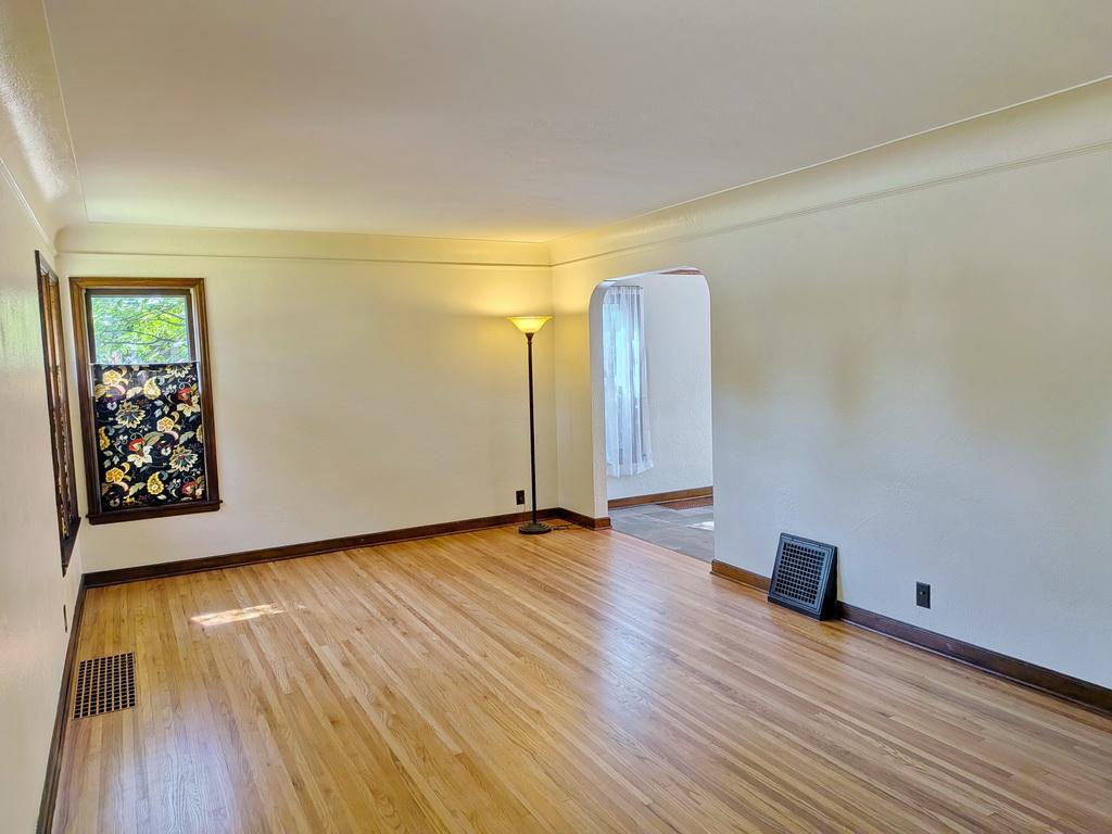 5644 12th Avenue S Property Photo 4