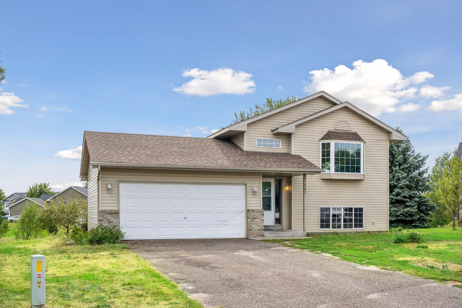 507 Glen Oaks Circle Property Photo 1