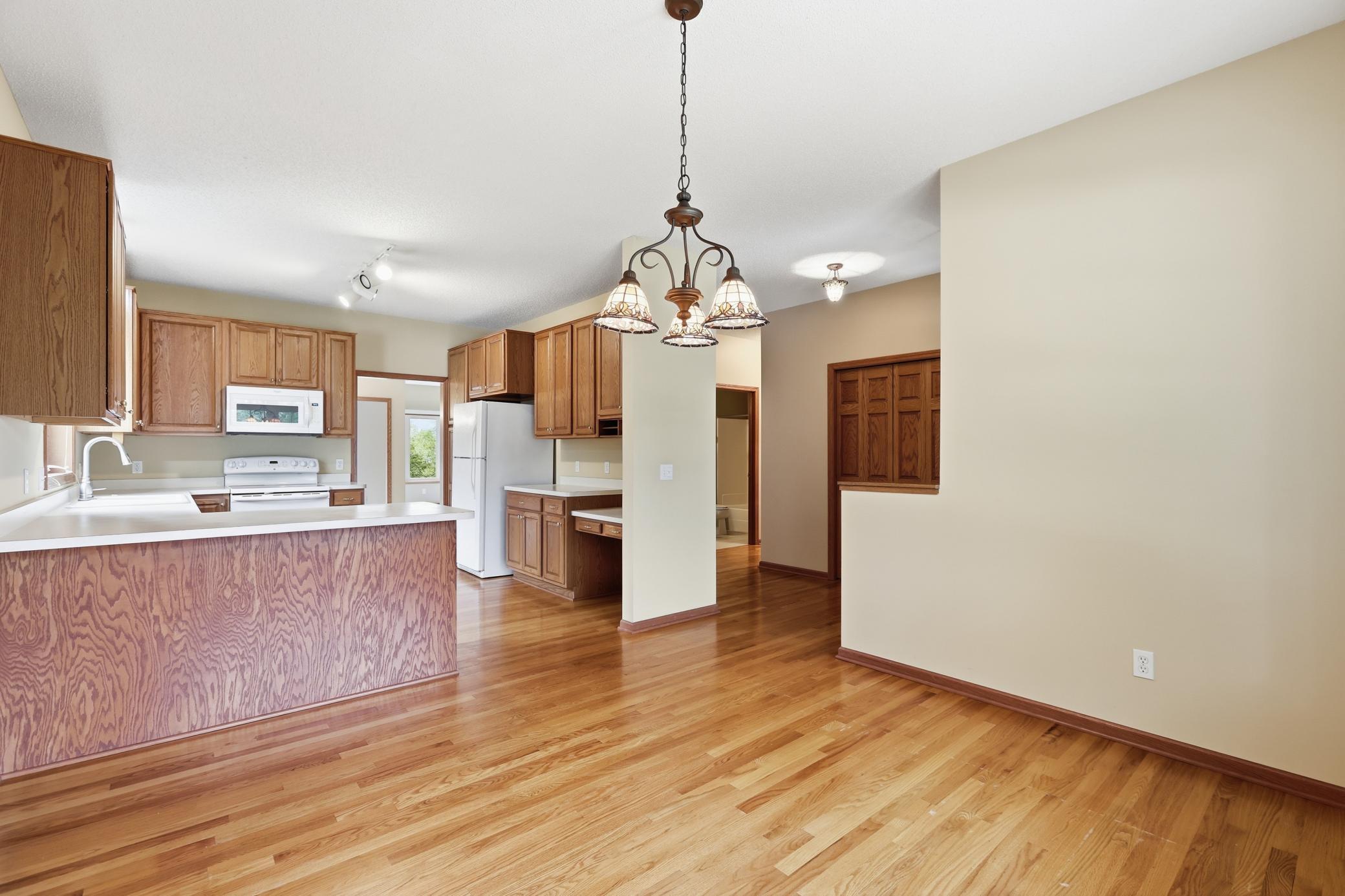 3721 Crossridge Way Property Photo 10