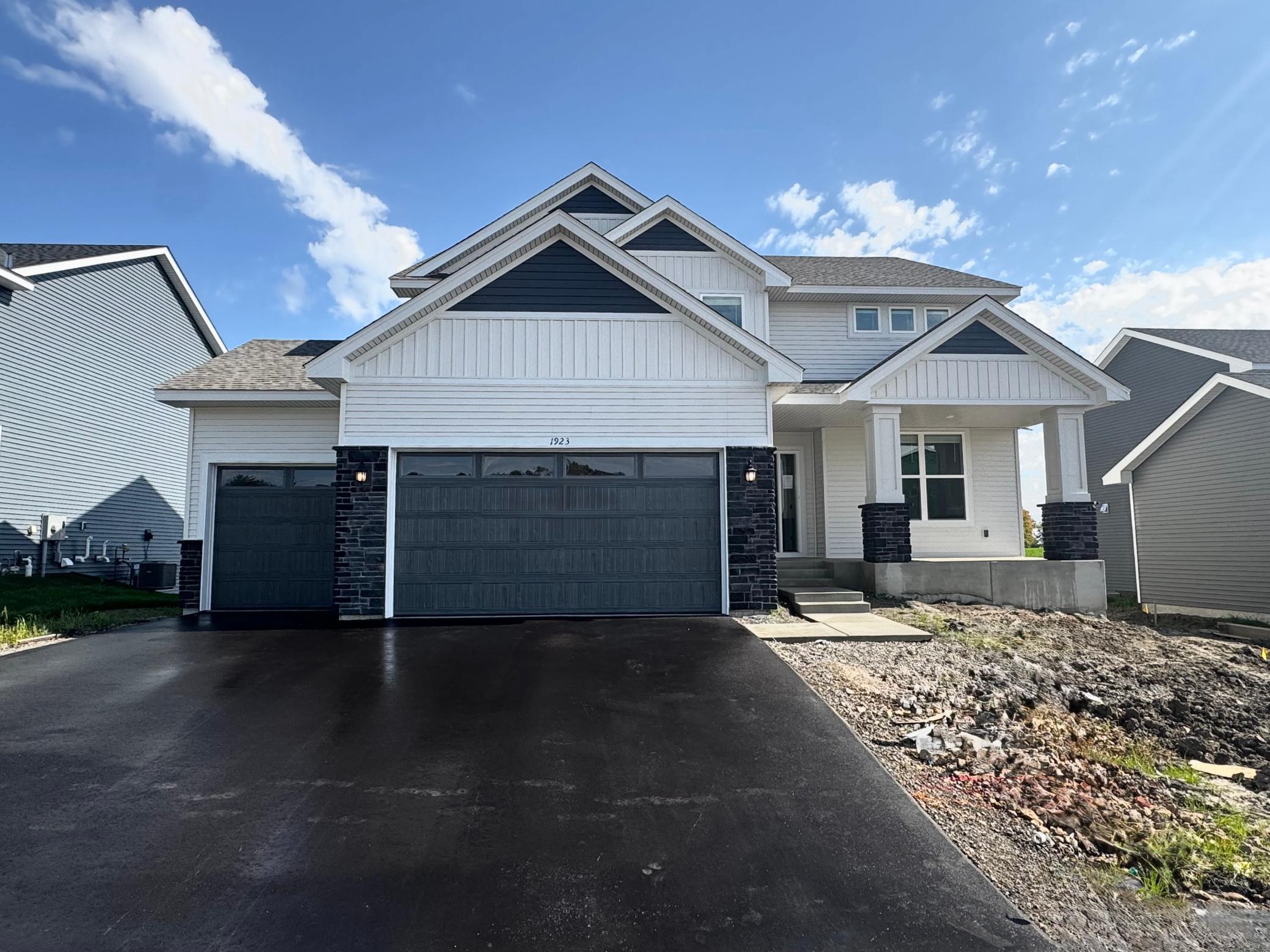 1923 Ravine Road Property Photo 1