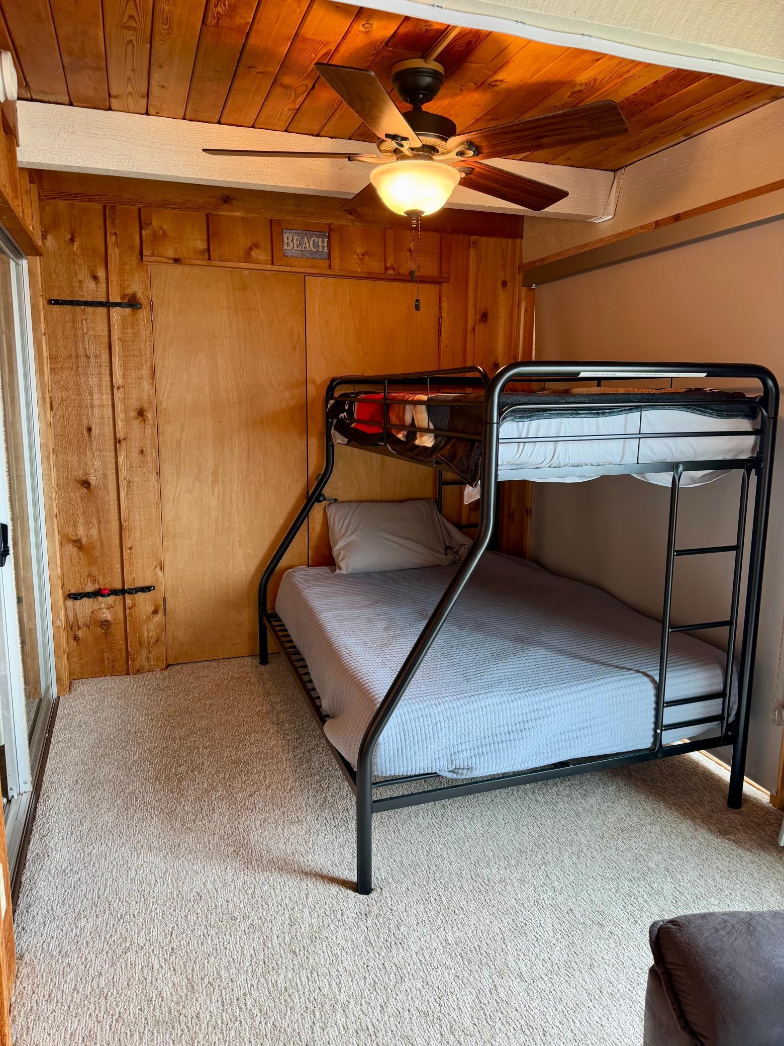 9151 Breezy Point Drive 418 Property Photo 13