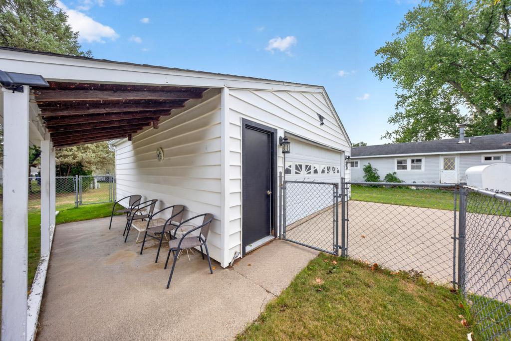 741 S 10th Street Property Photo 4