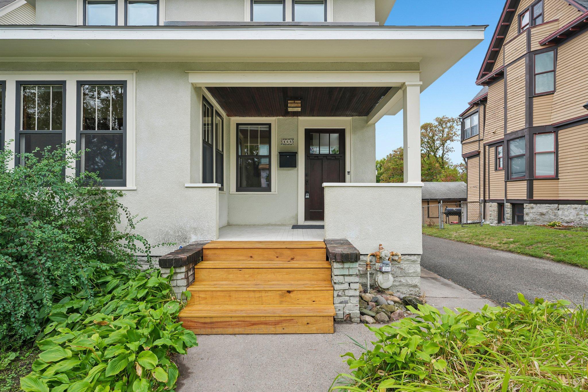 355 Bates Avenue Property Photo 3